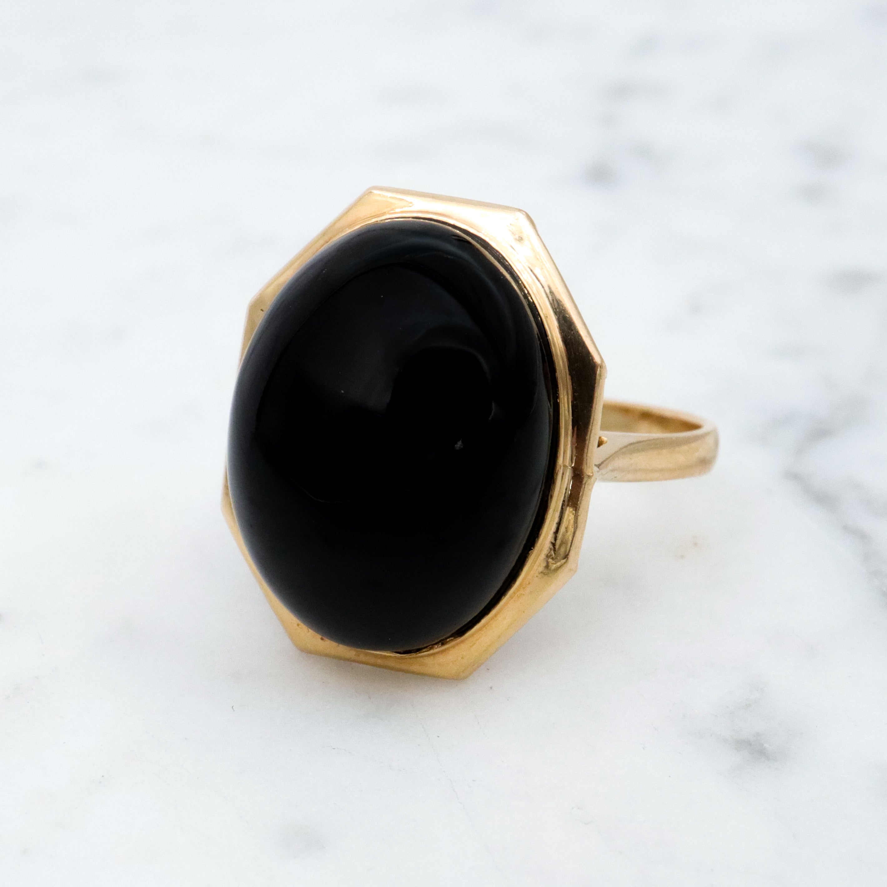 Mid Century 14k gold hexagonal framed onyx cabochon ring, size 7