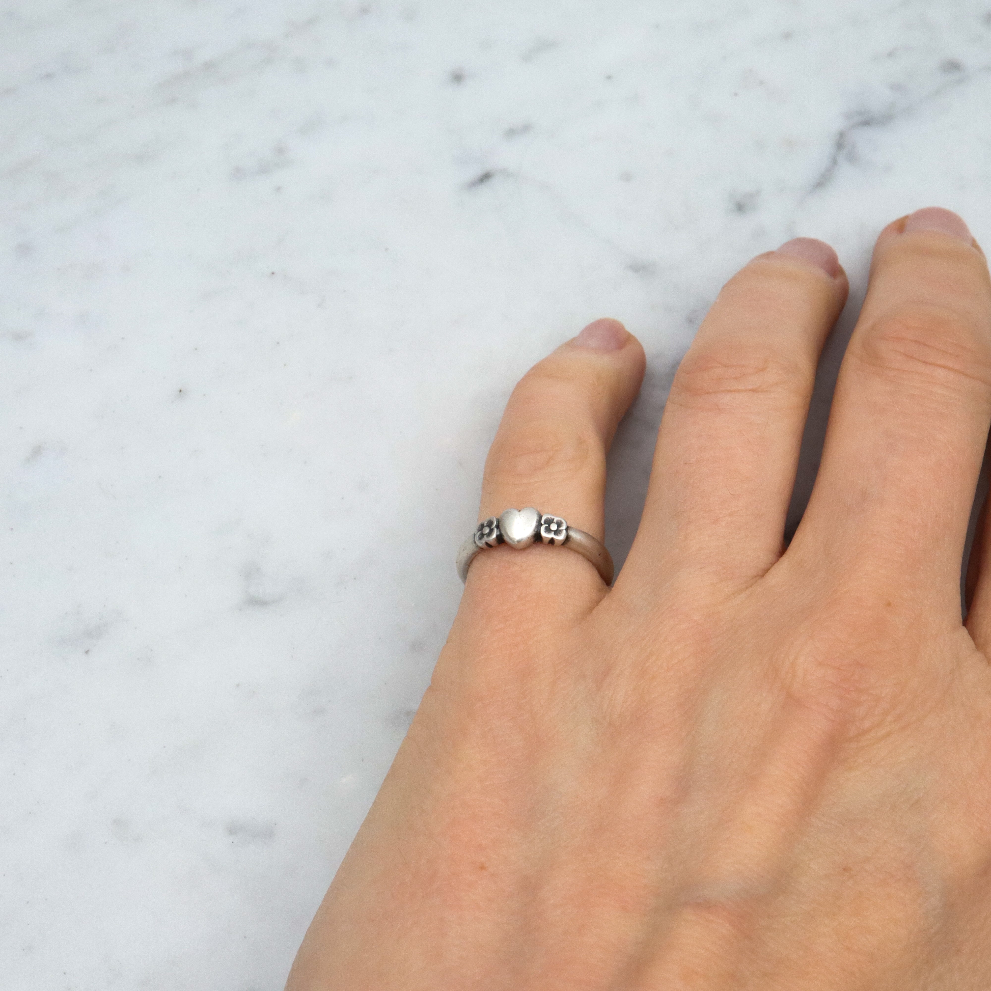 Retired James Avery heart & forget me not flower sterling ring, size 4.5