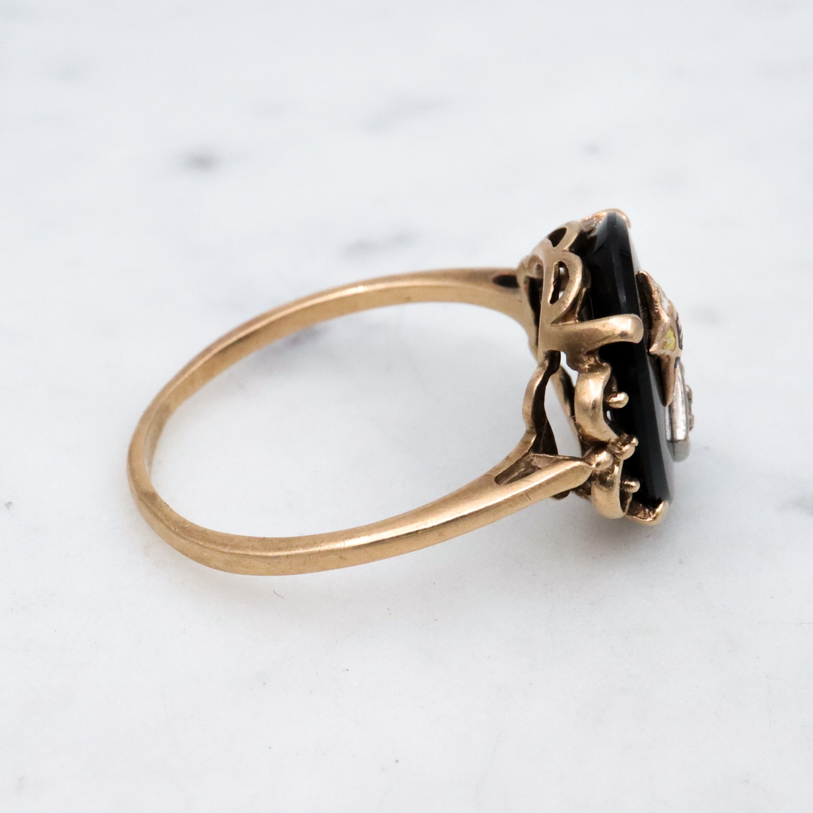 MCM 14k gold diamond Eastern Star onyx ring, size 9.5