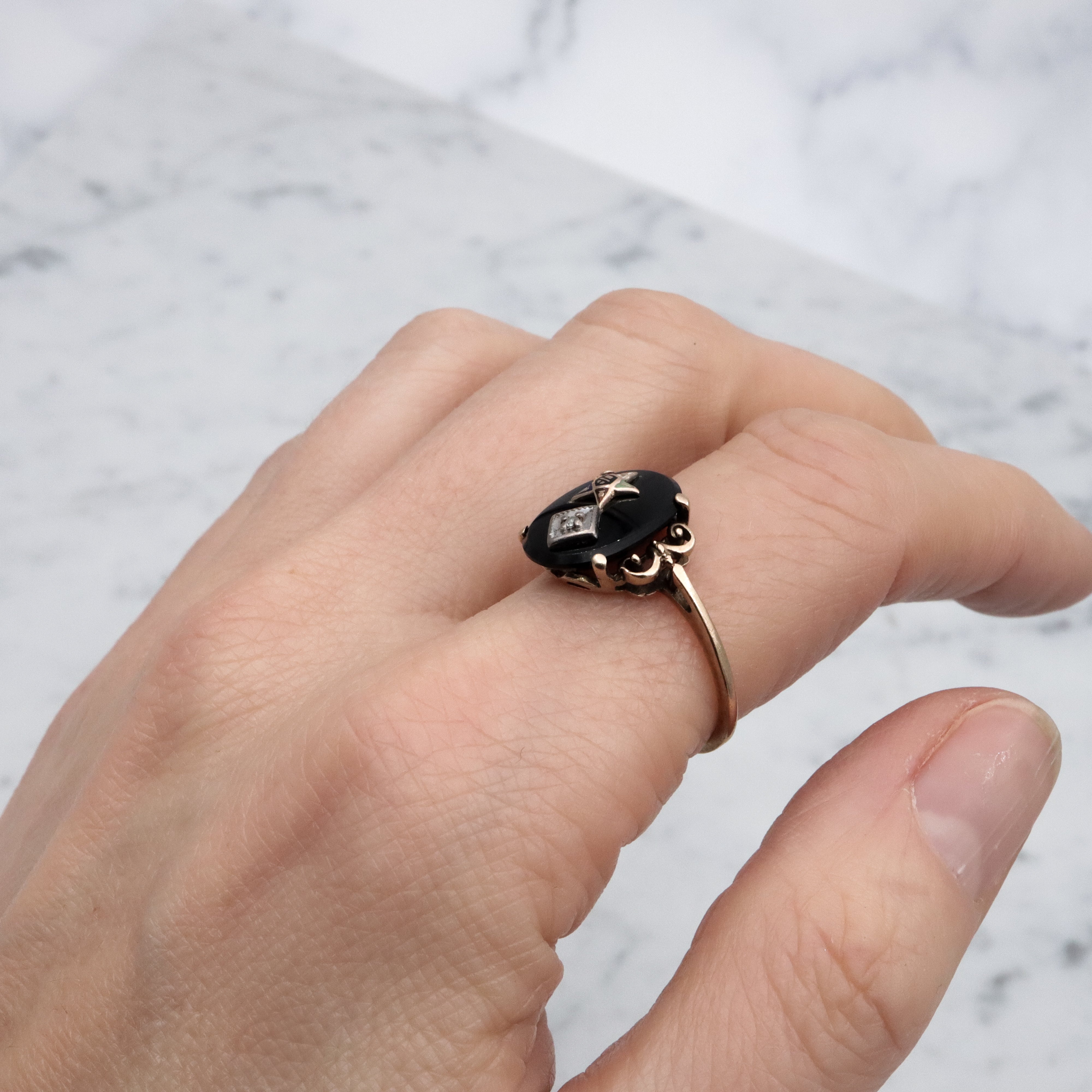 MCM 14k gold diamond Eastern Star onyx ring, size 9.5