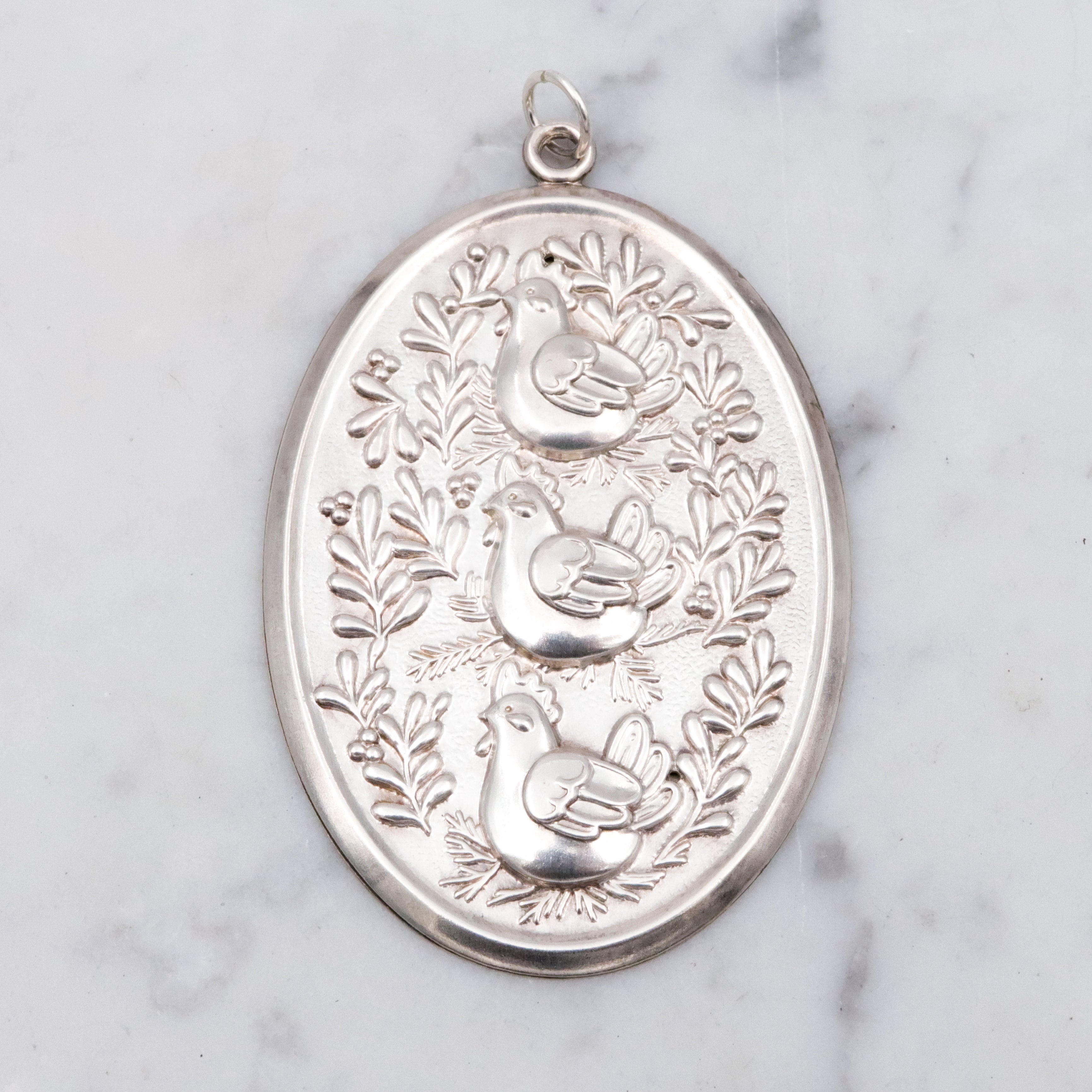 Vintage International Sterling "Three Turtle Doves" oval disc ornament/pendant