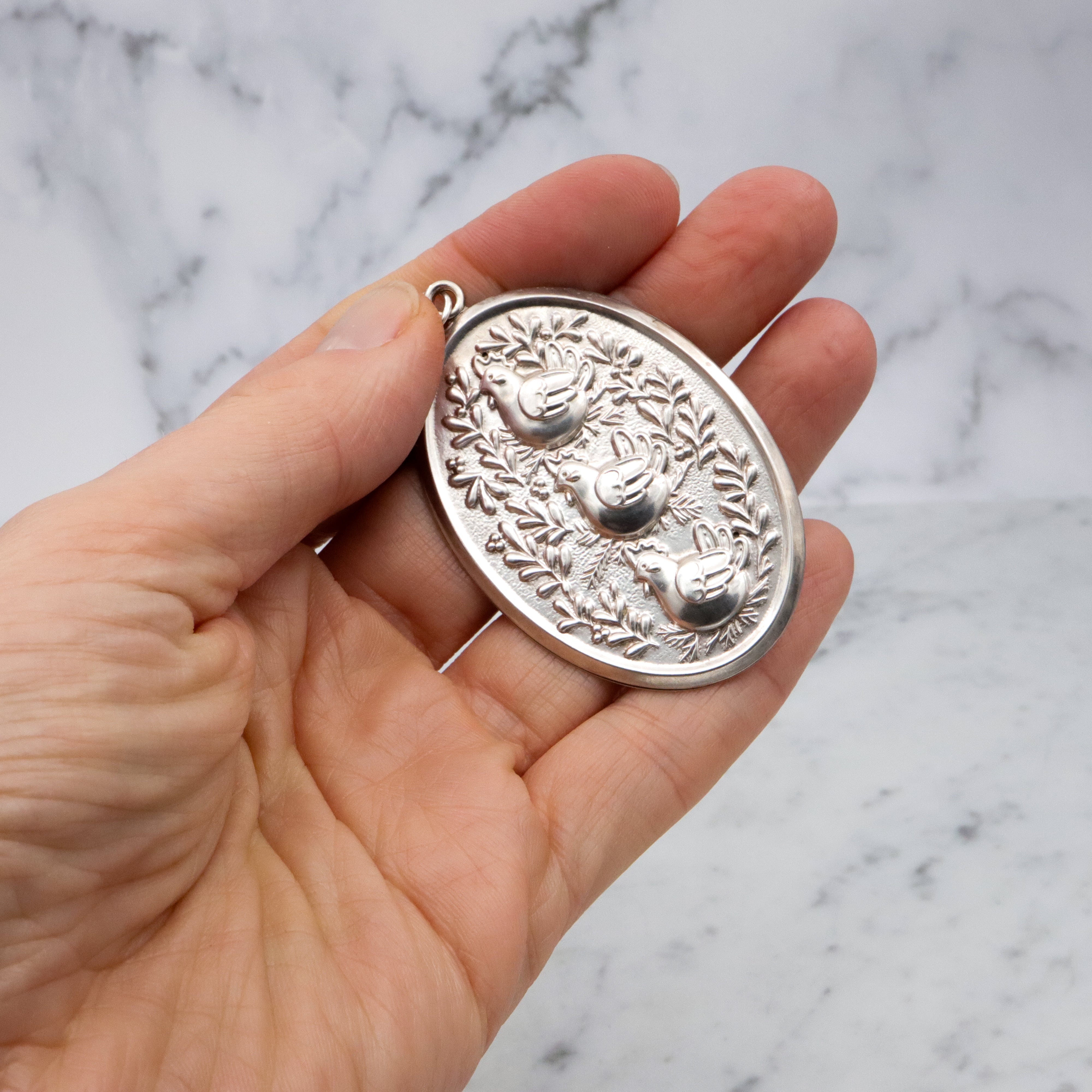 Vintage International Sterling "Three Turtle Doves" oval disc ornament/pendant