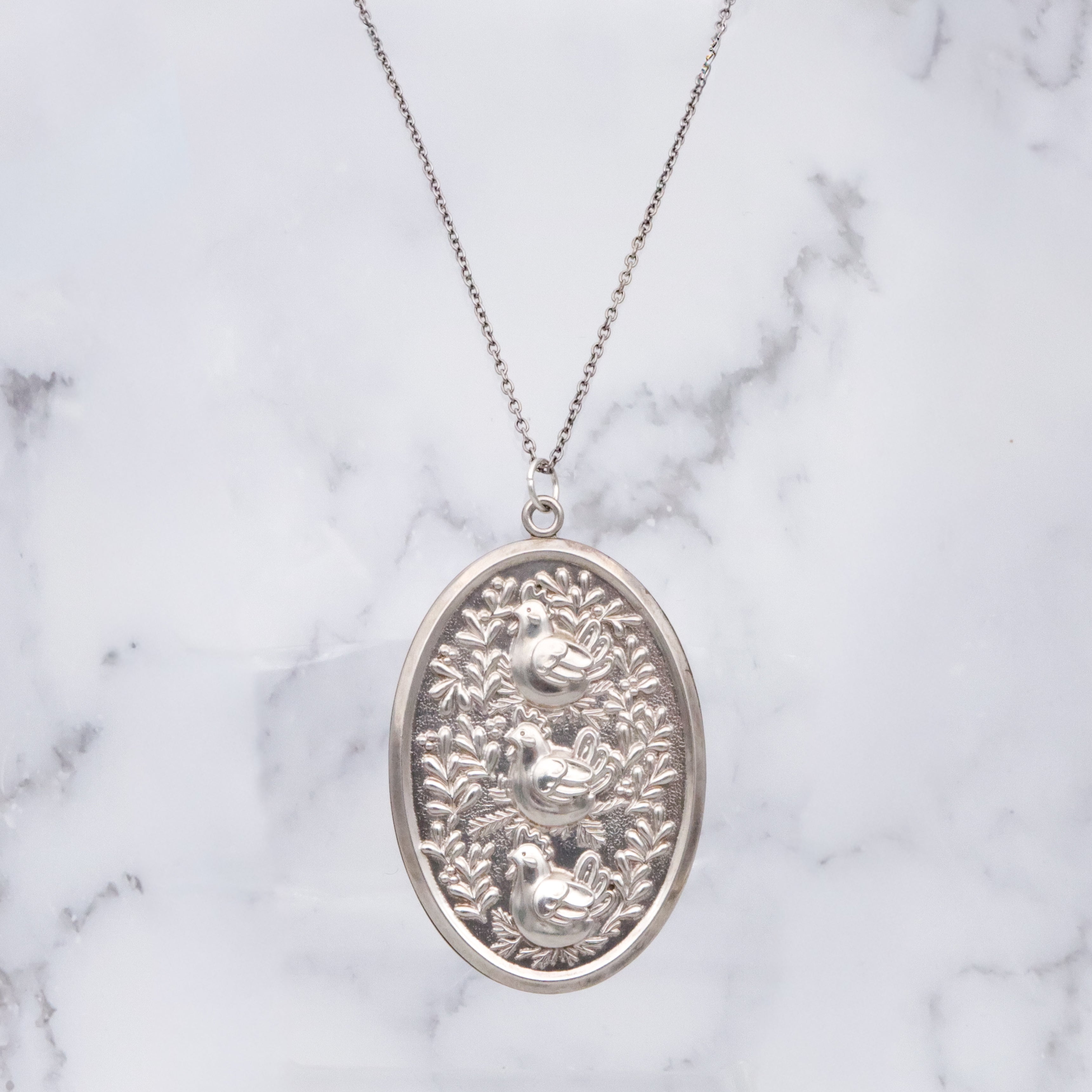 Vintage International Sterling "Three Turtle Doves" oval disc ornament/pendant