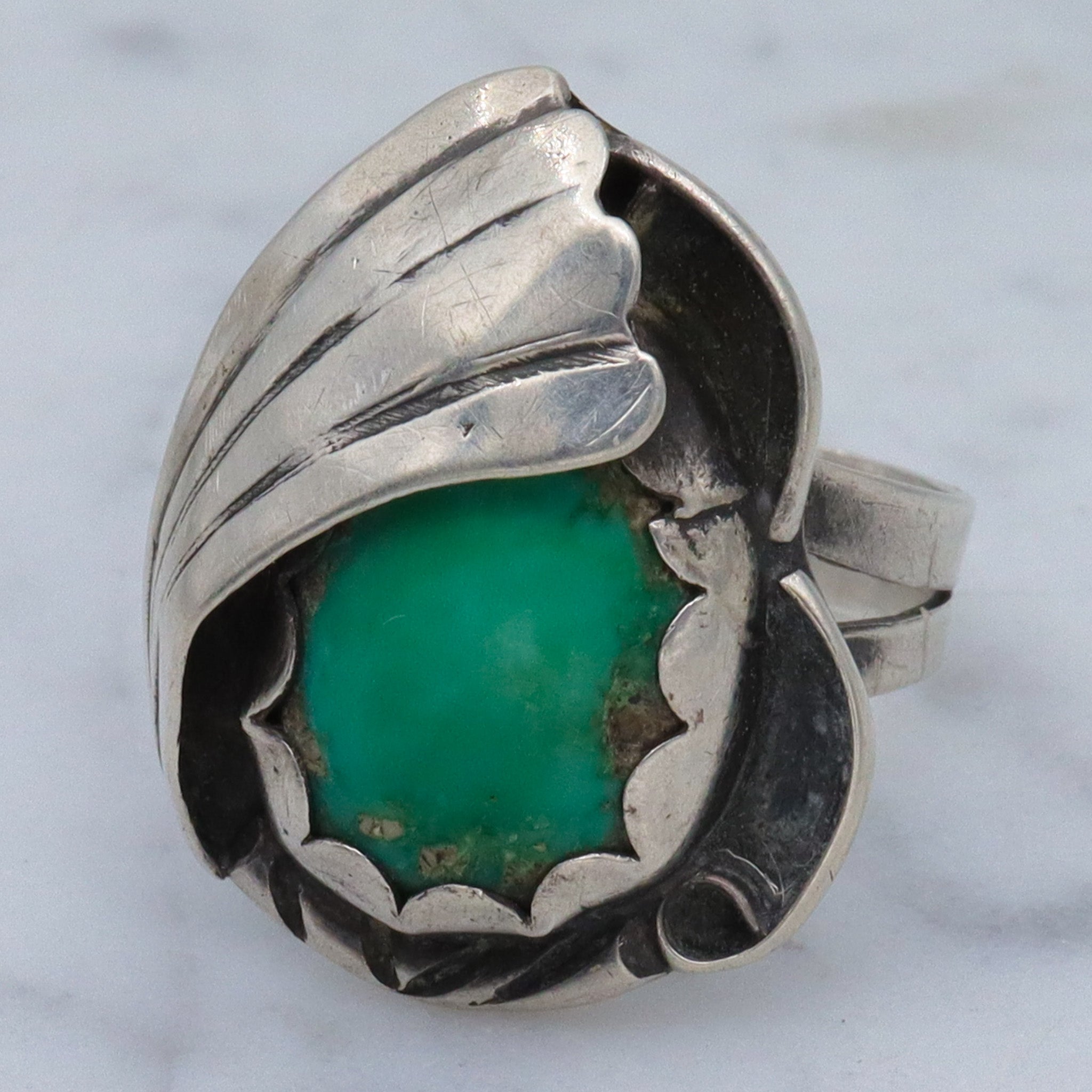 **ON RESERVE**  Antique Navajo sterling & green turquoise ring, sz 8