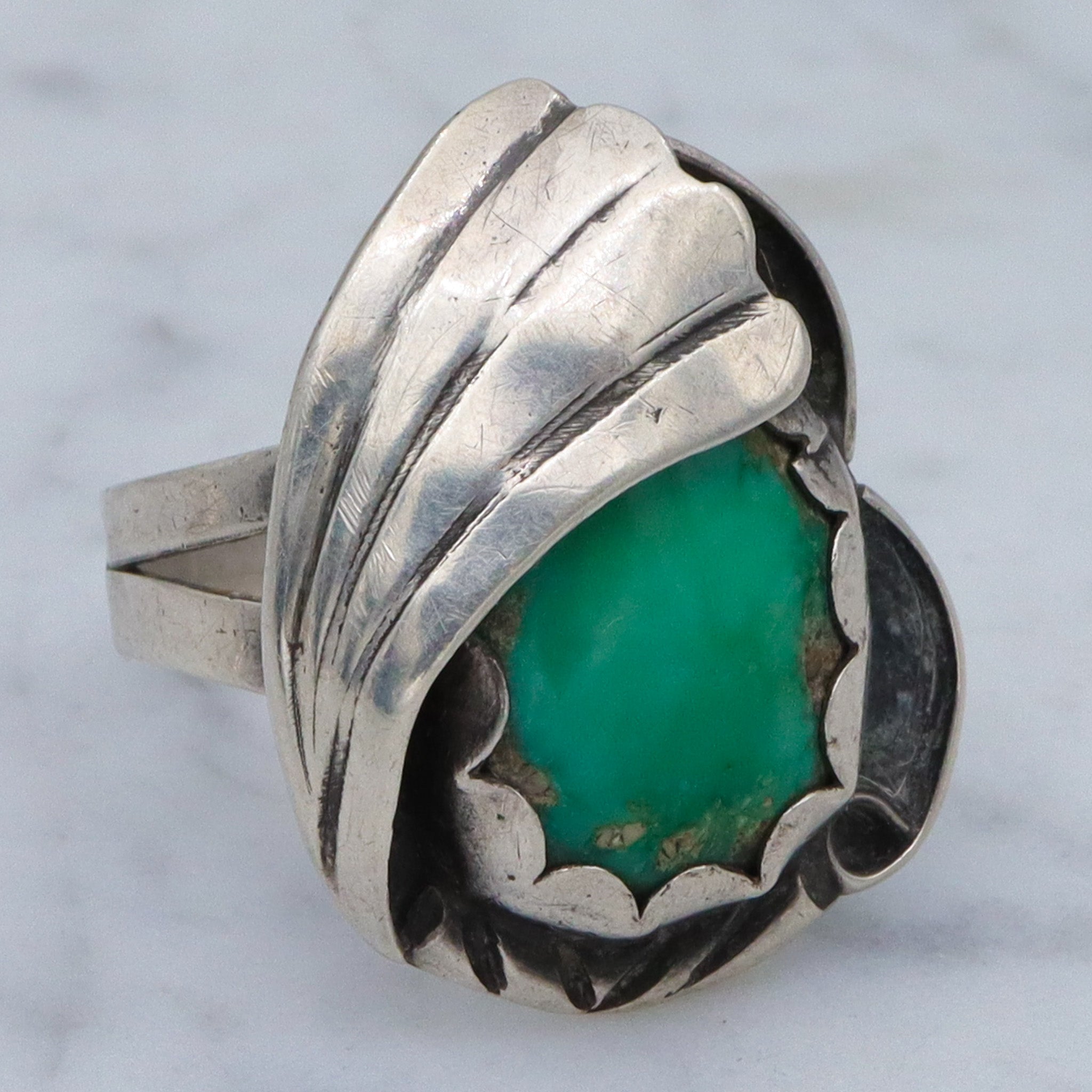 **ON RESERVE**  Antique Navajo sterling & green turquoise ring, sz 8