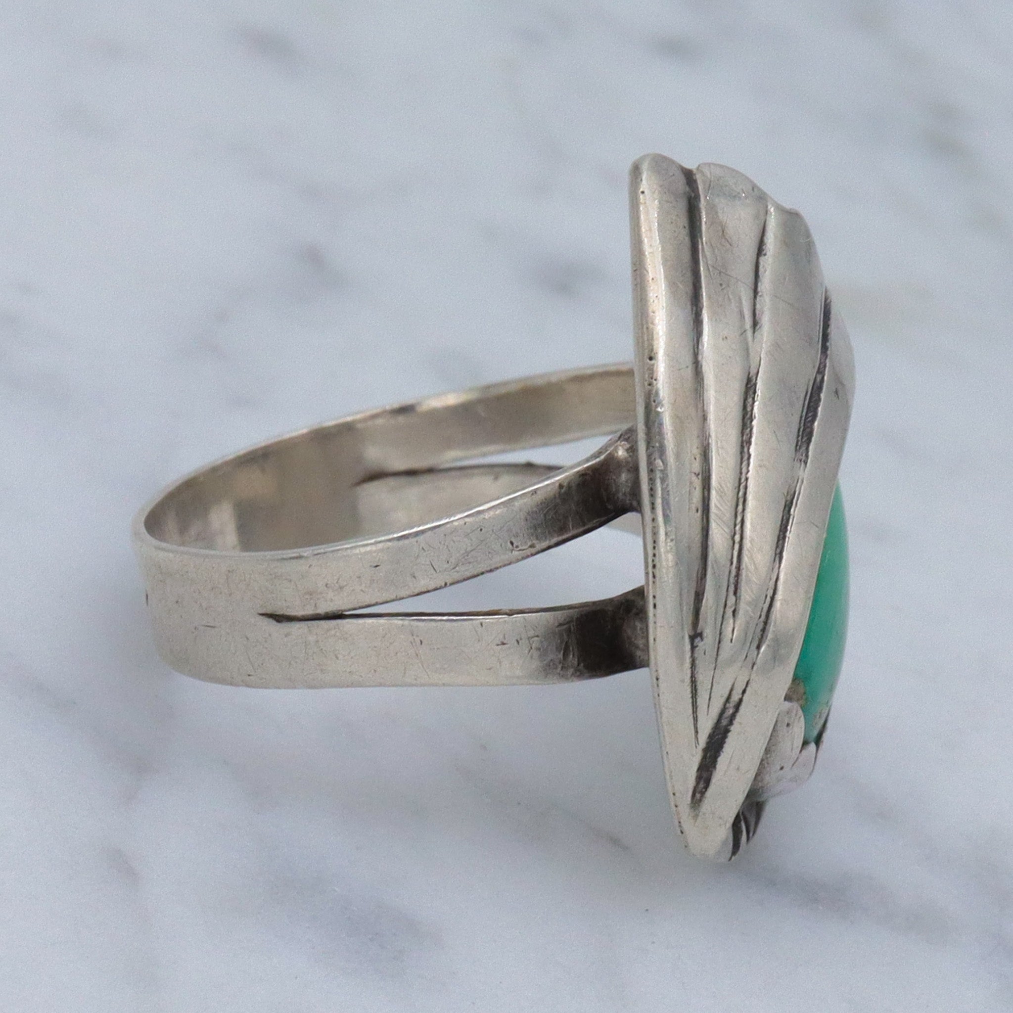 **ON RESERVE**  Antique Navajo sterling & green turquoise ring, sz 8