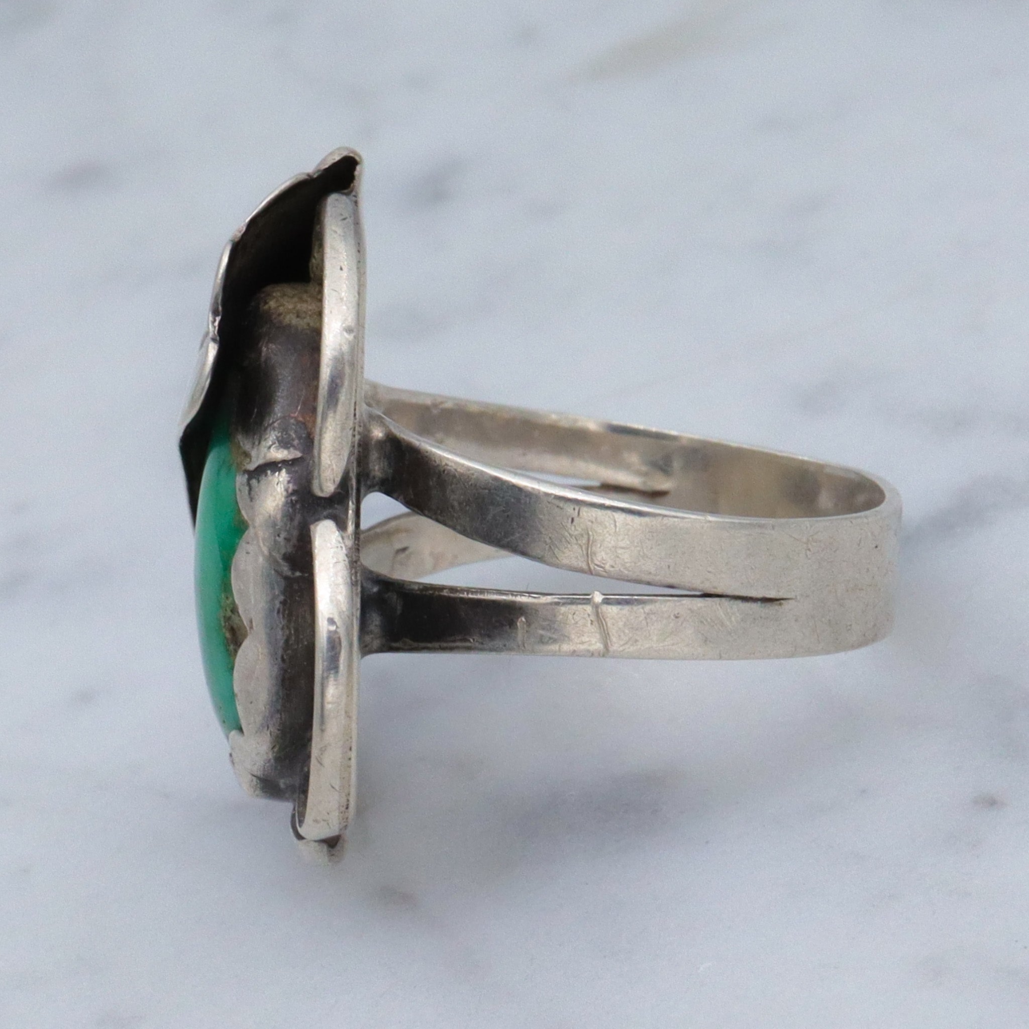 **ON RESERVE**  Antique Navajo sterling & green turquoise ring, sz 8