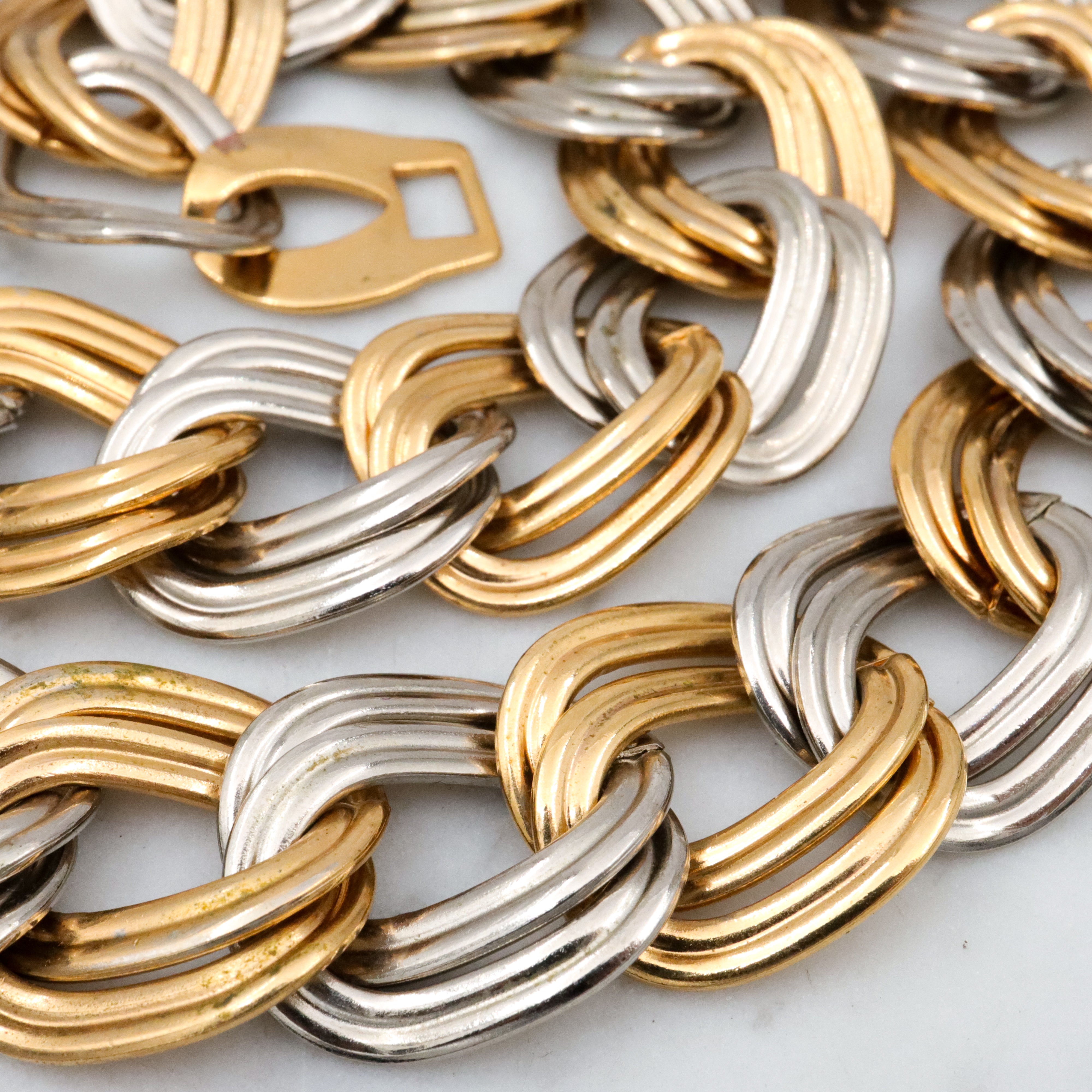 Retro chunky two-tone curb link chain, 18.5"