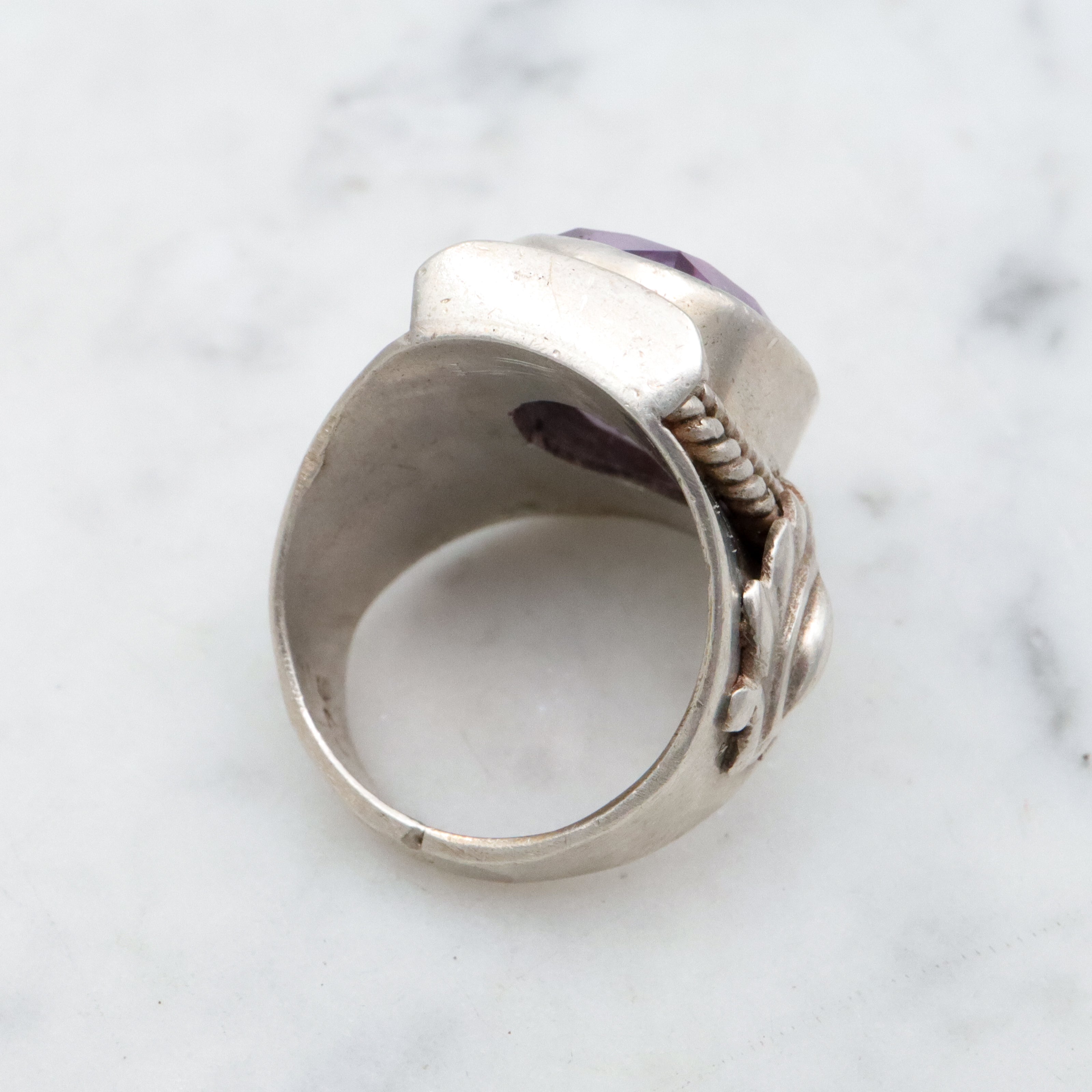 Vintage simulated purple sapphire sterling ring, sz 4.5