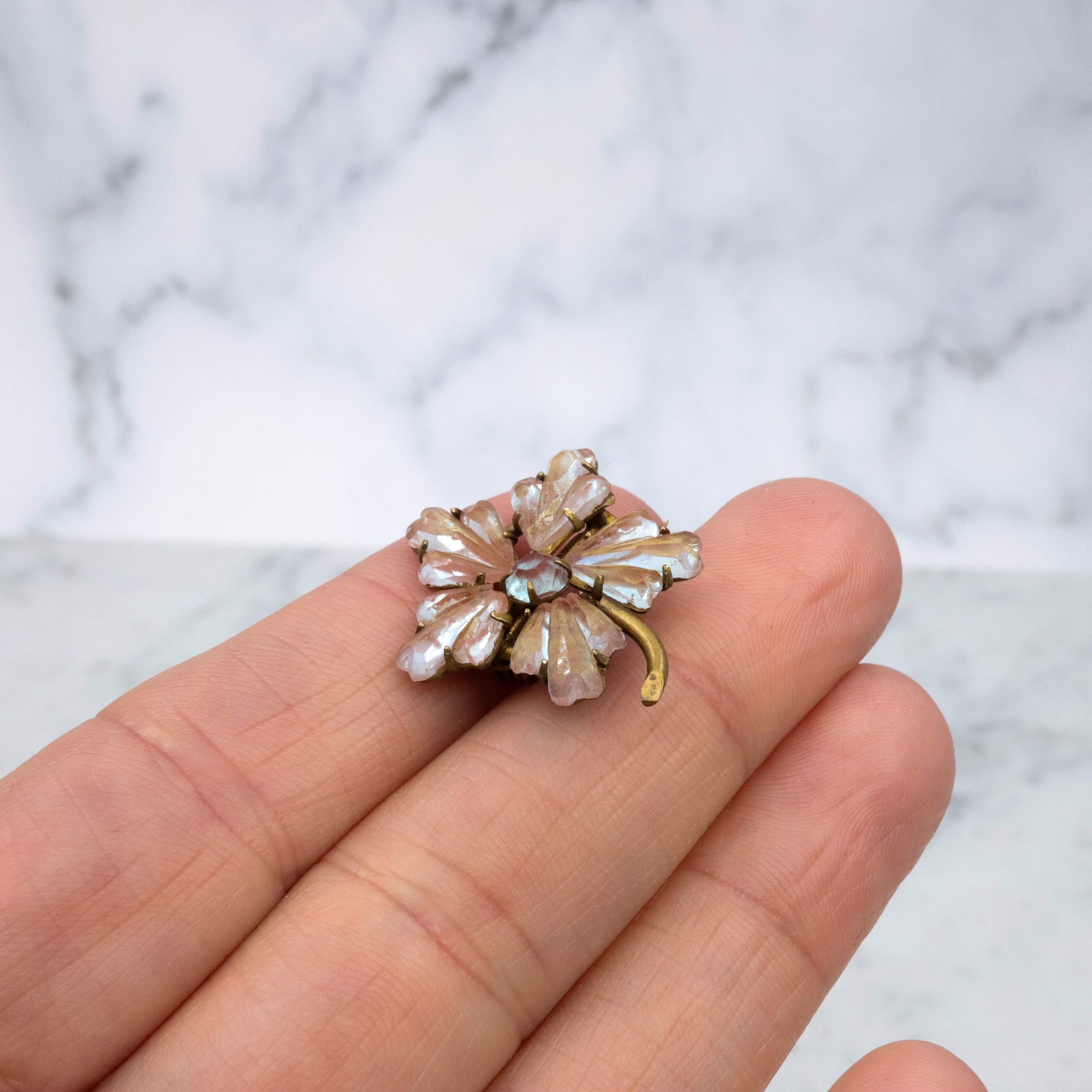 Antique Victorian saphiret gem flower gilt metal brooch