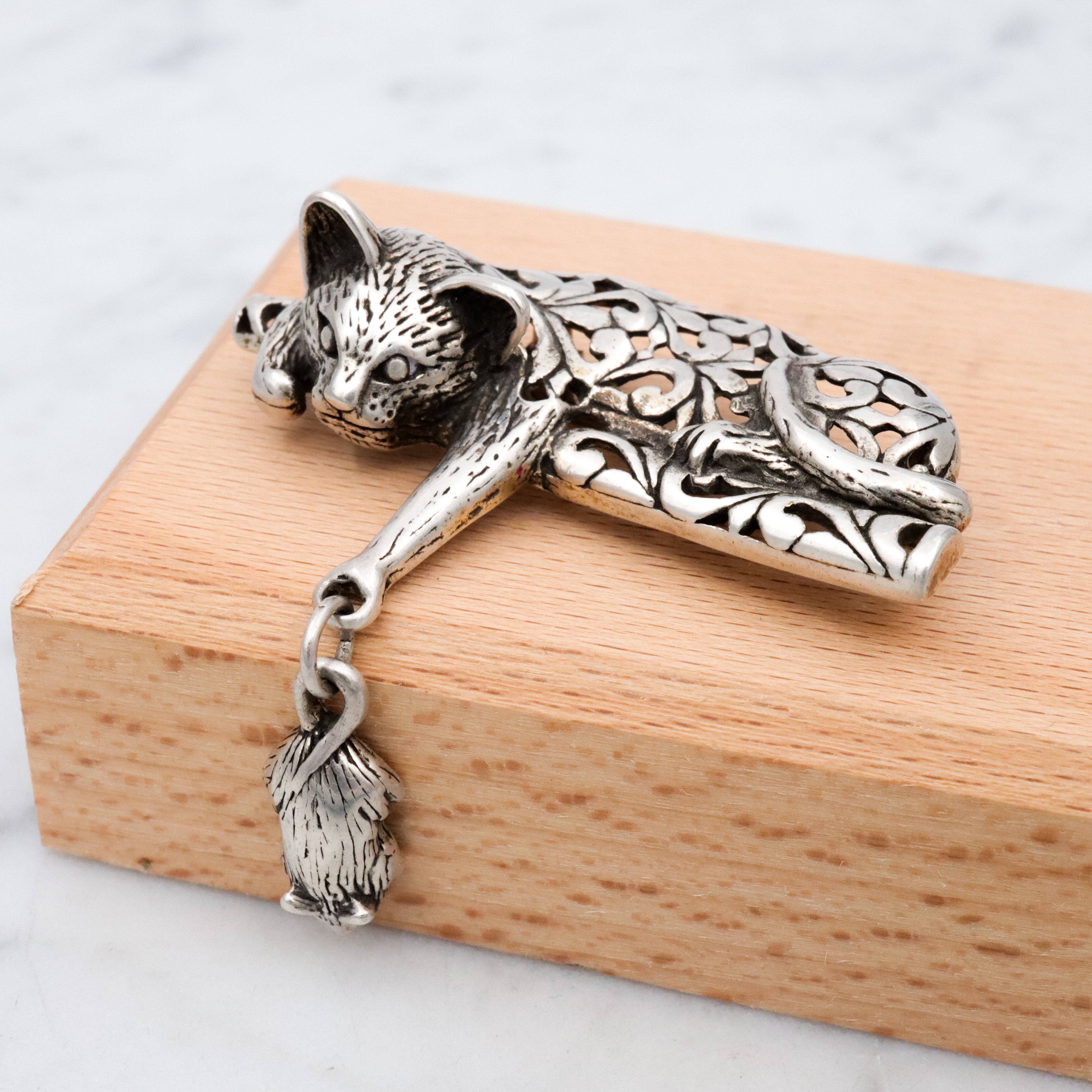 Vintage Jezlaine sterling filigree cat & mouse brooch