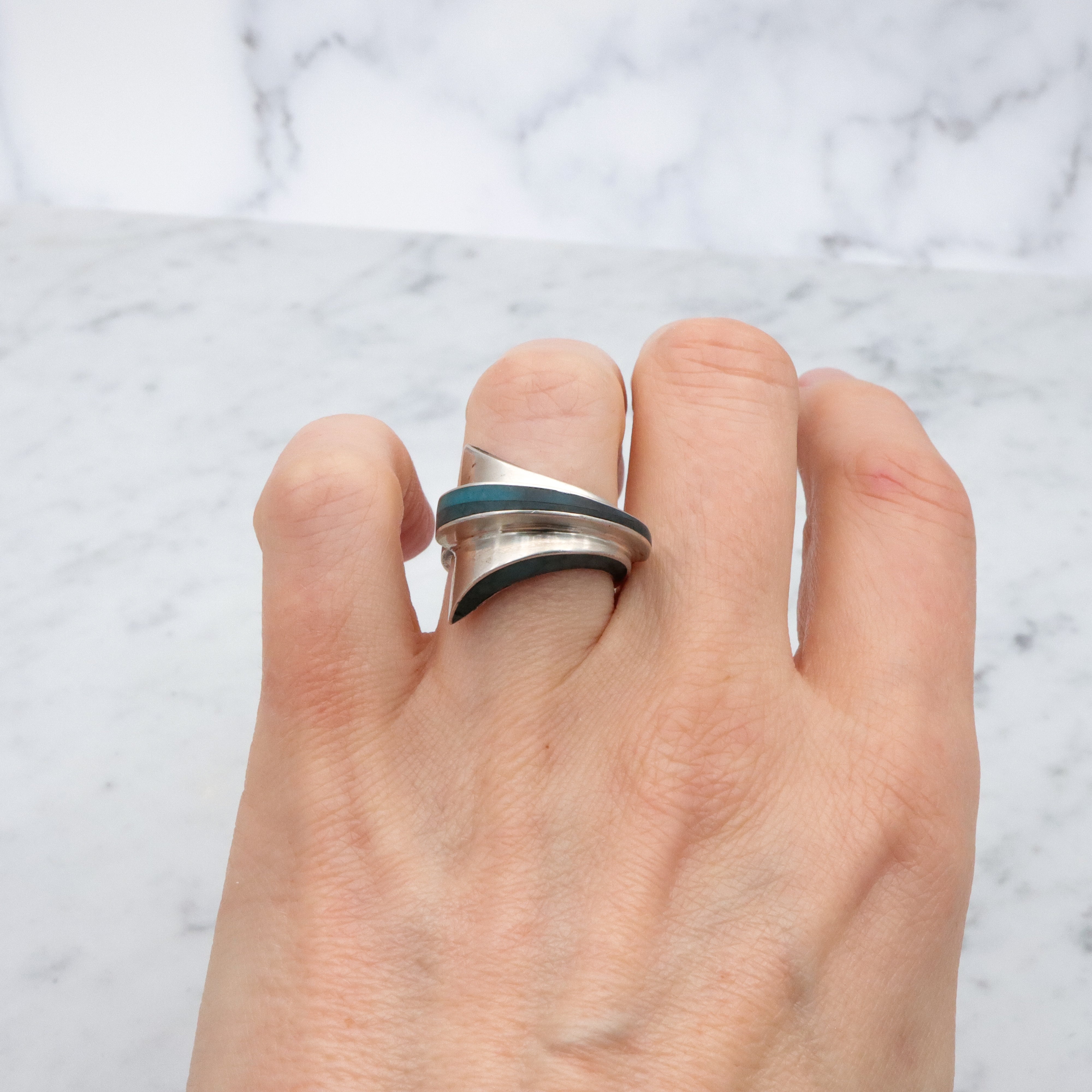 Vintage Mexican Modern turquoise inlay sterling wrap ring, size 7.5 adjustable