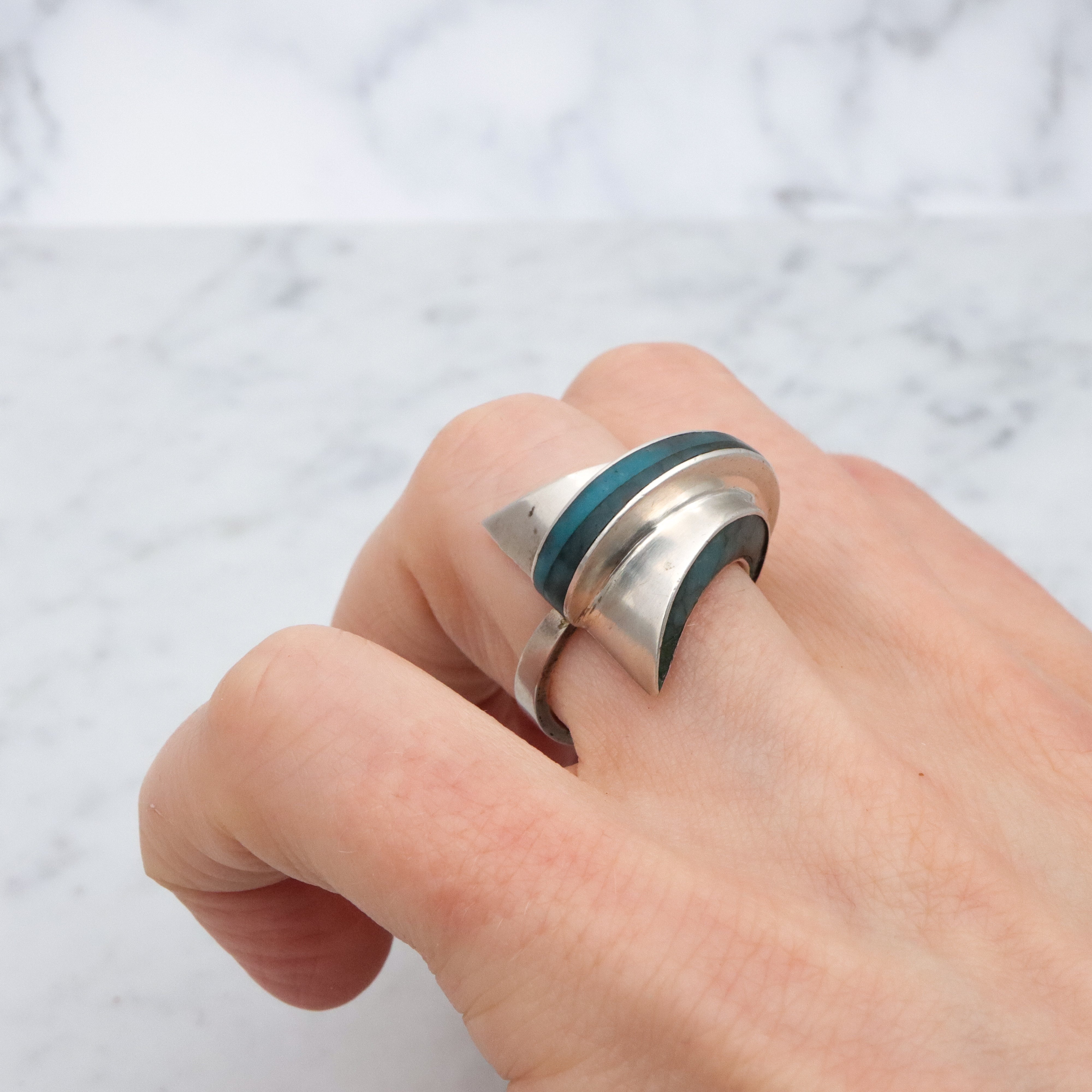 Vintage Mexican Modern turquoise inlay sterling wrap ring, size 7.5 adjustable