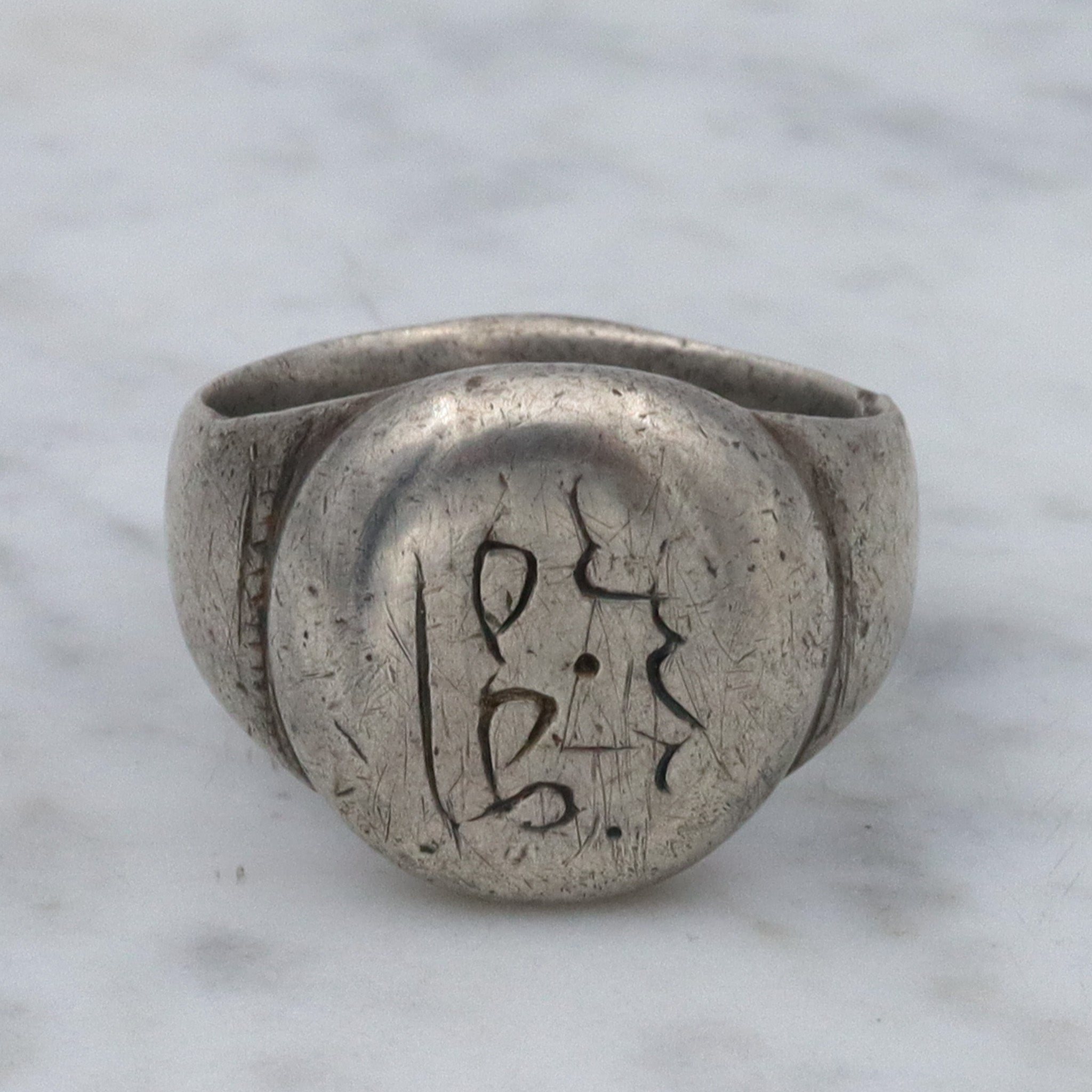 Ancient Middle Eastern silver signet ring, sz 9