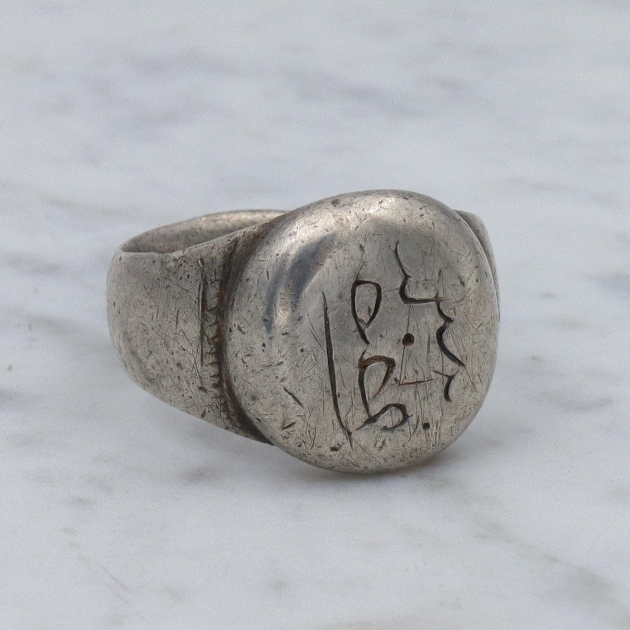 Ancient Middle Eastern silver signet ring, sz 9