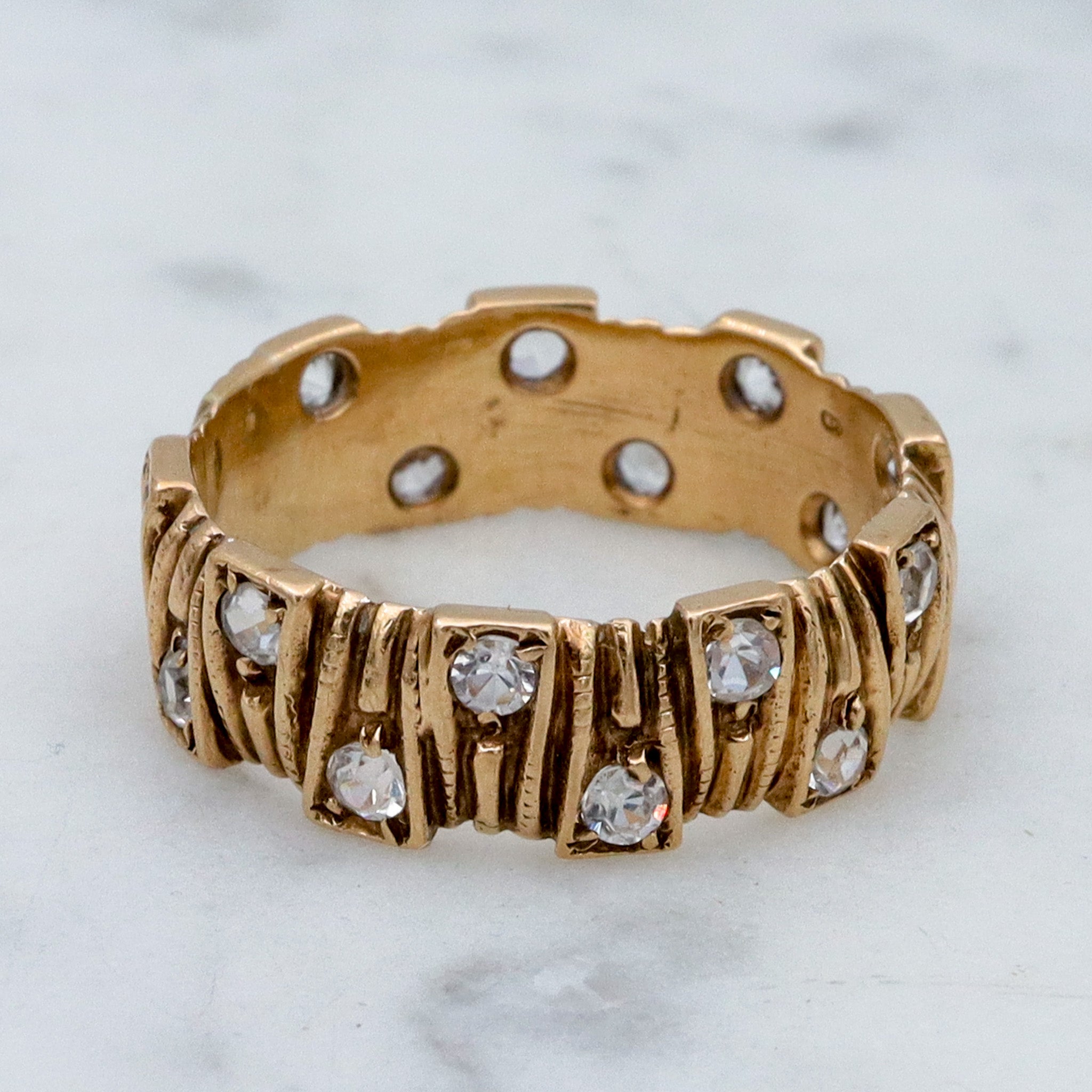 Brutalist style English 9k gold & quartz textured band, sz 5.5