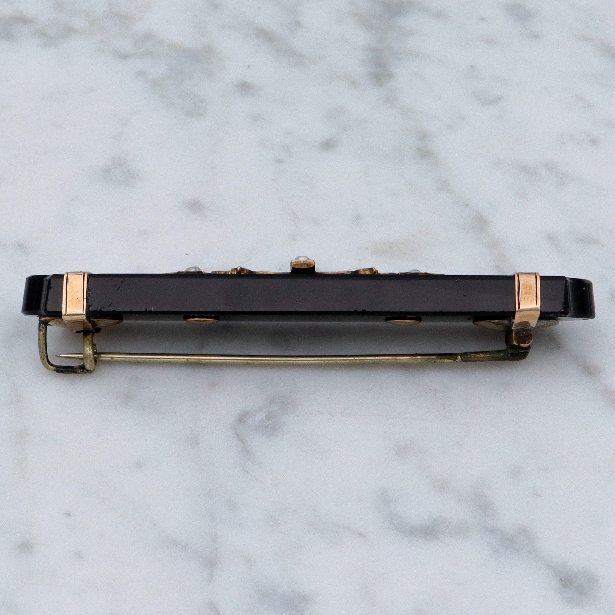 Antique Victorian carved jet & pearl 10k gold mourning bar brooch