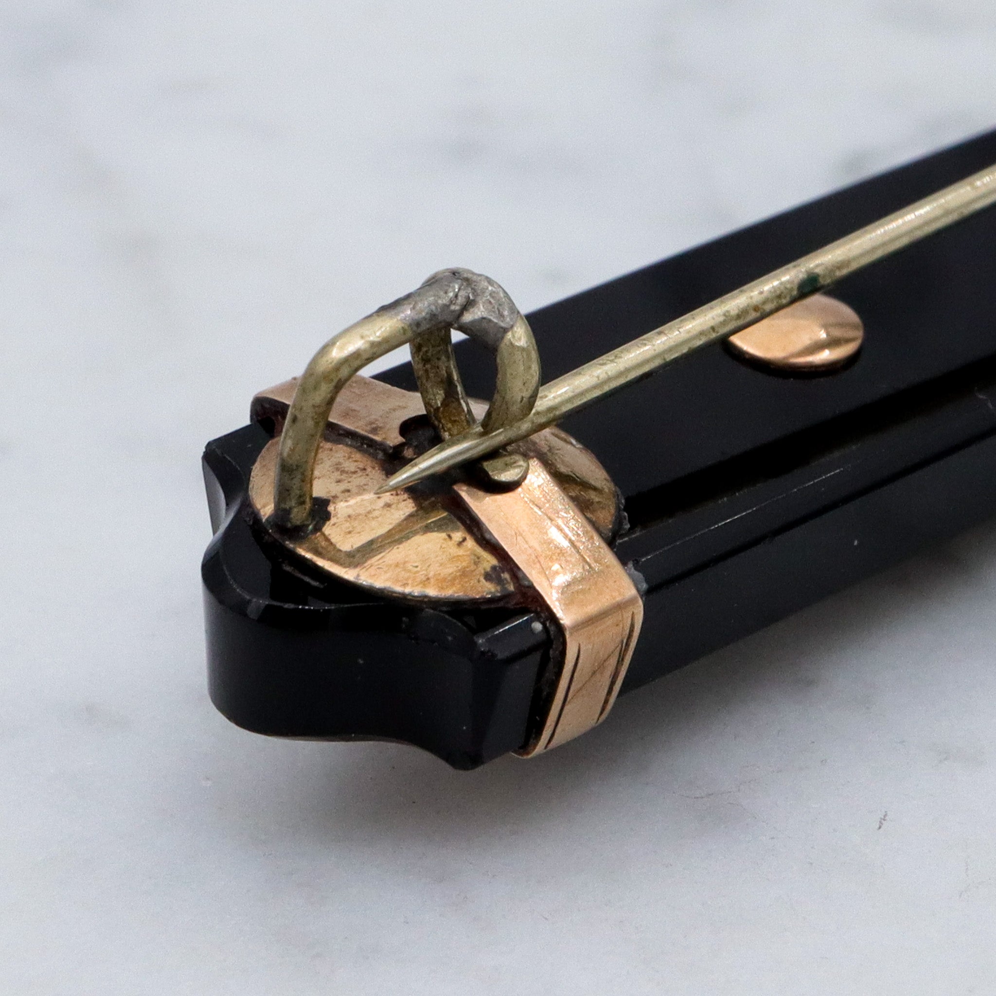 Antique Victorian carved jet & pearl 10k gold mourning bar brooch