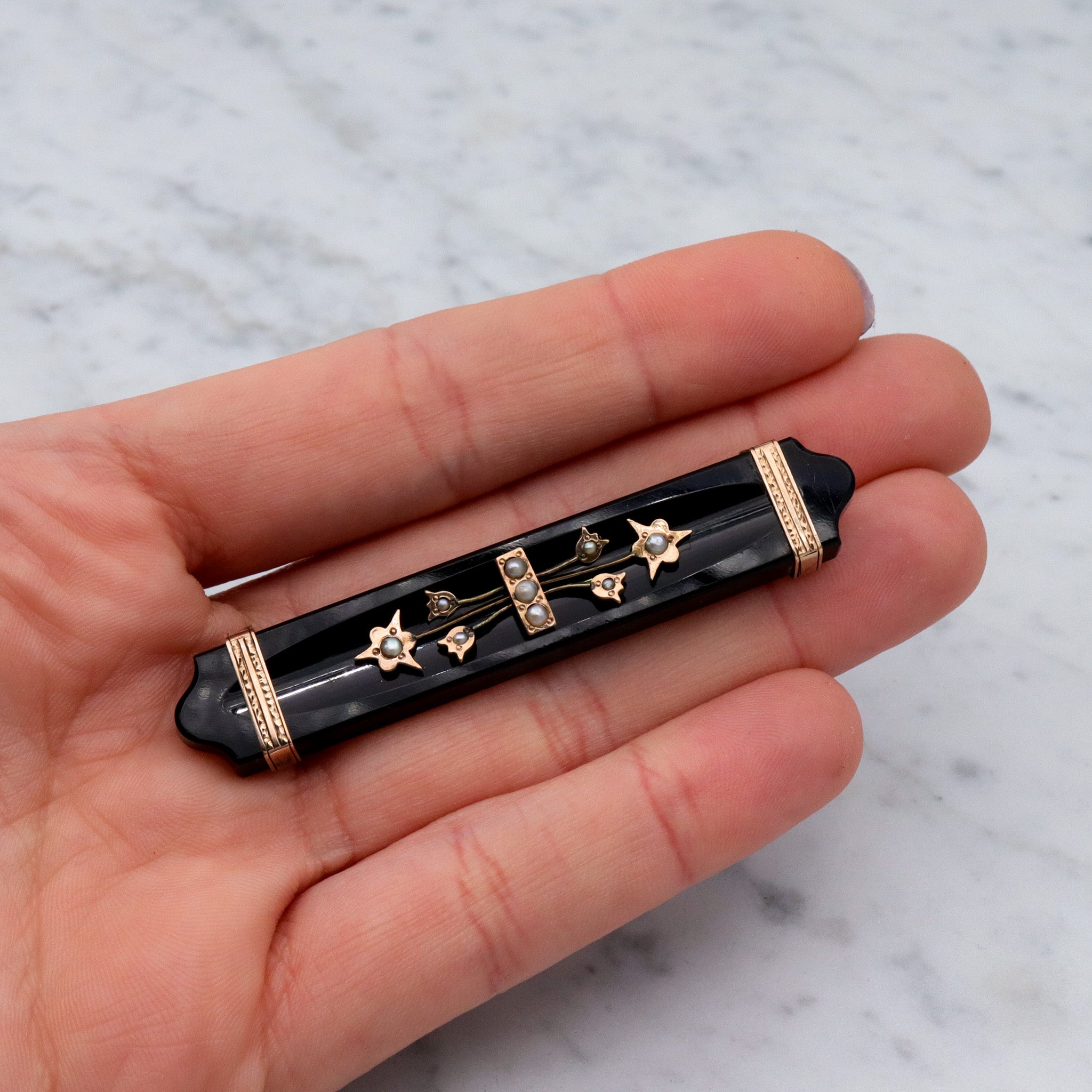Antique Victorian carved jet & pearl 10k gold mourning bar brooch