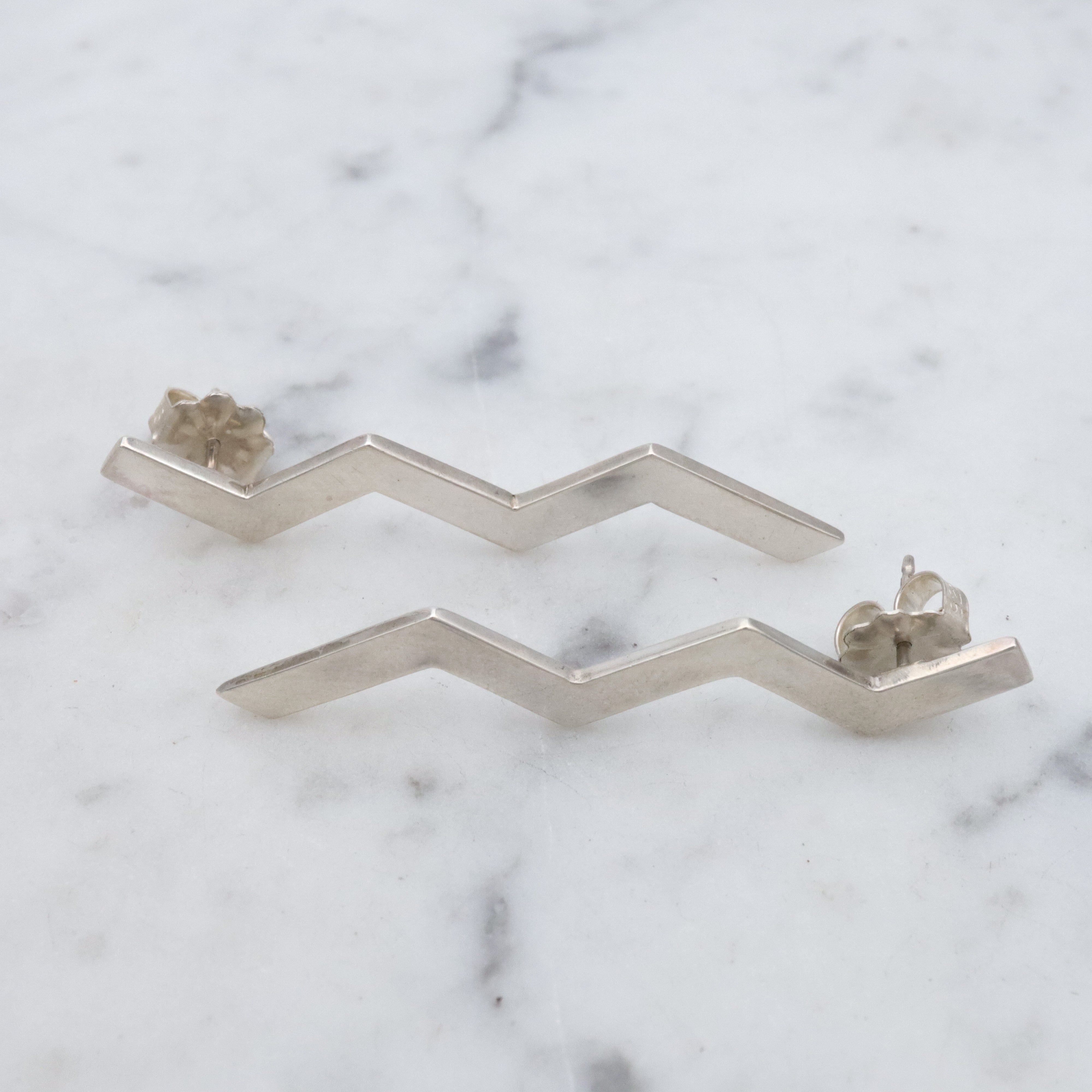 Retro Tiffany & Co Paloma Picasso sterling zig zag earrings w/pouch