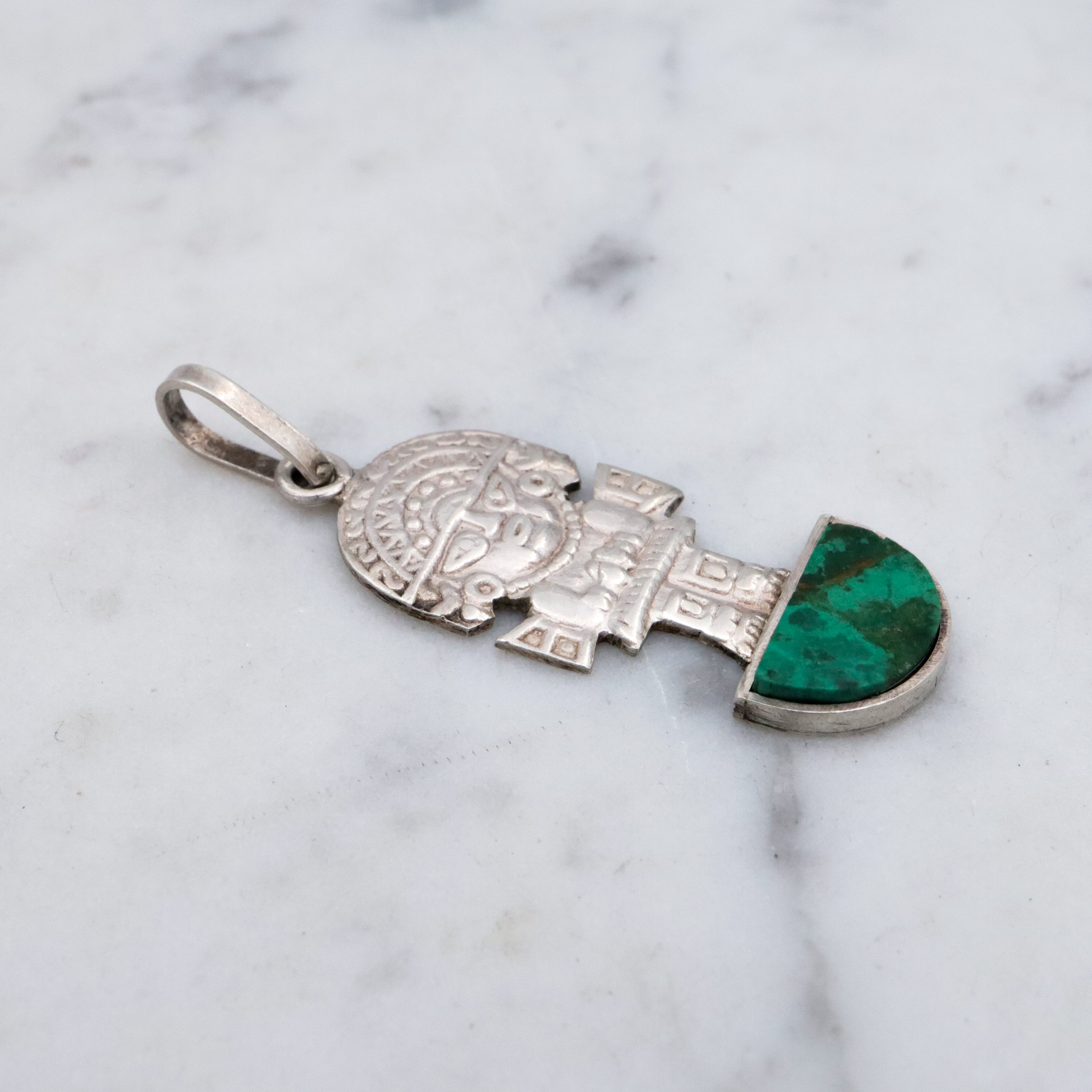 Vintage Peruvian sterling malachite Tumi pendant