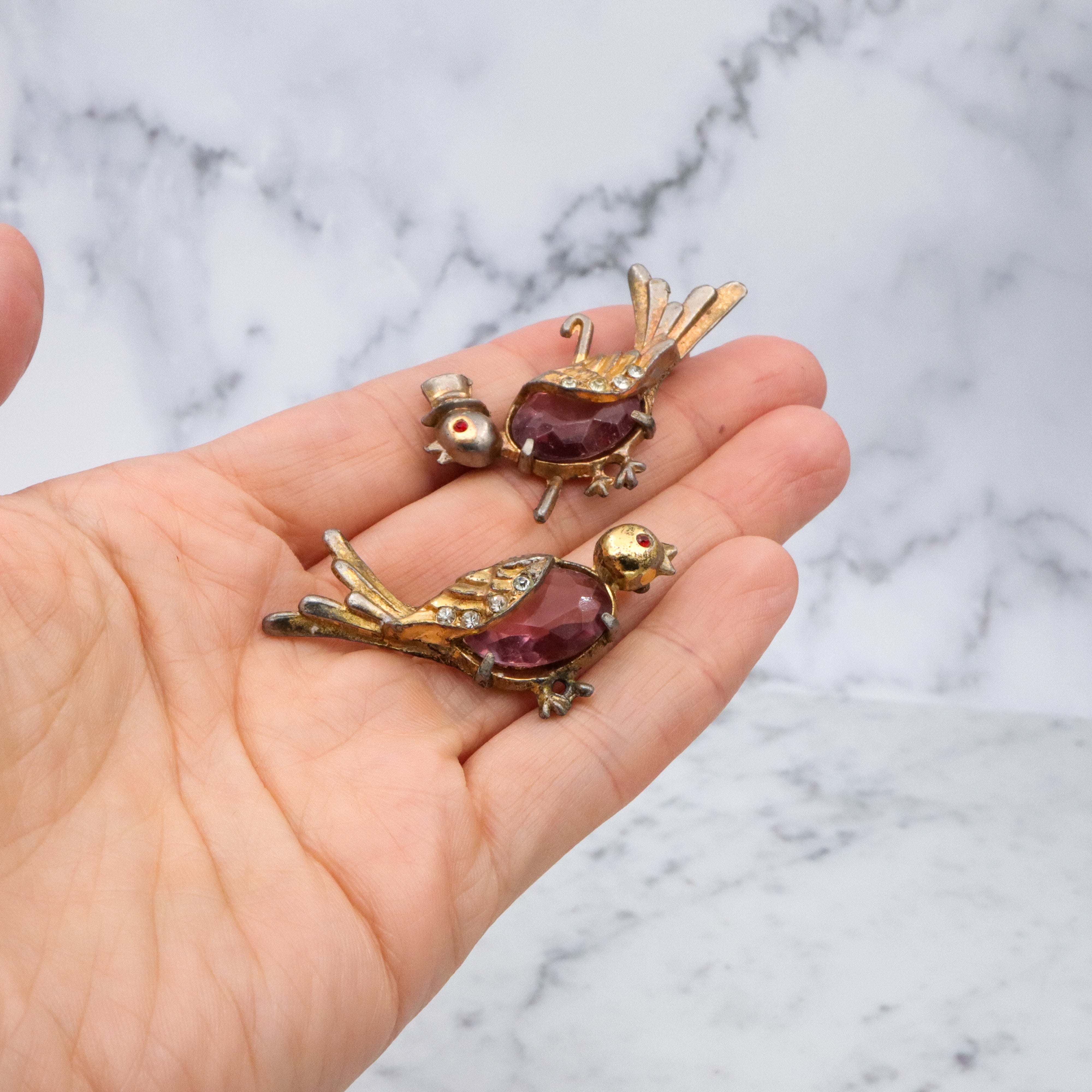 40s Pair of jelly belly lovebirds pins