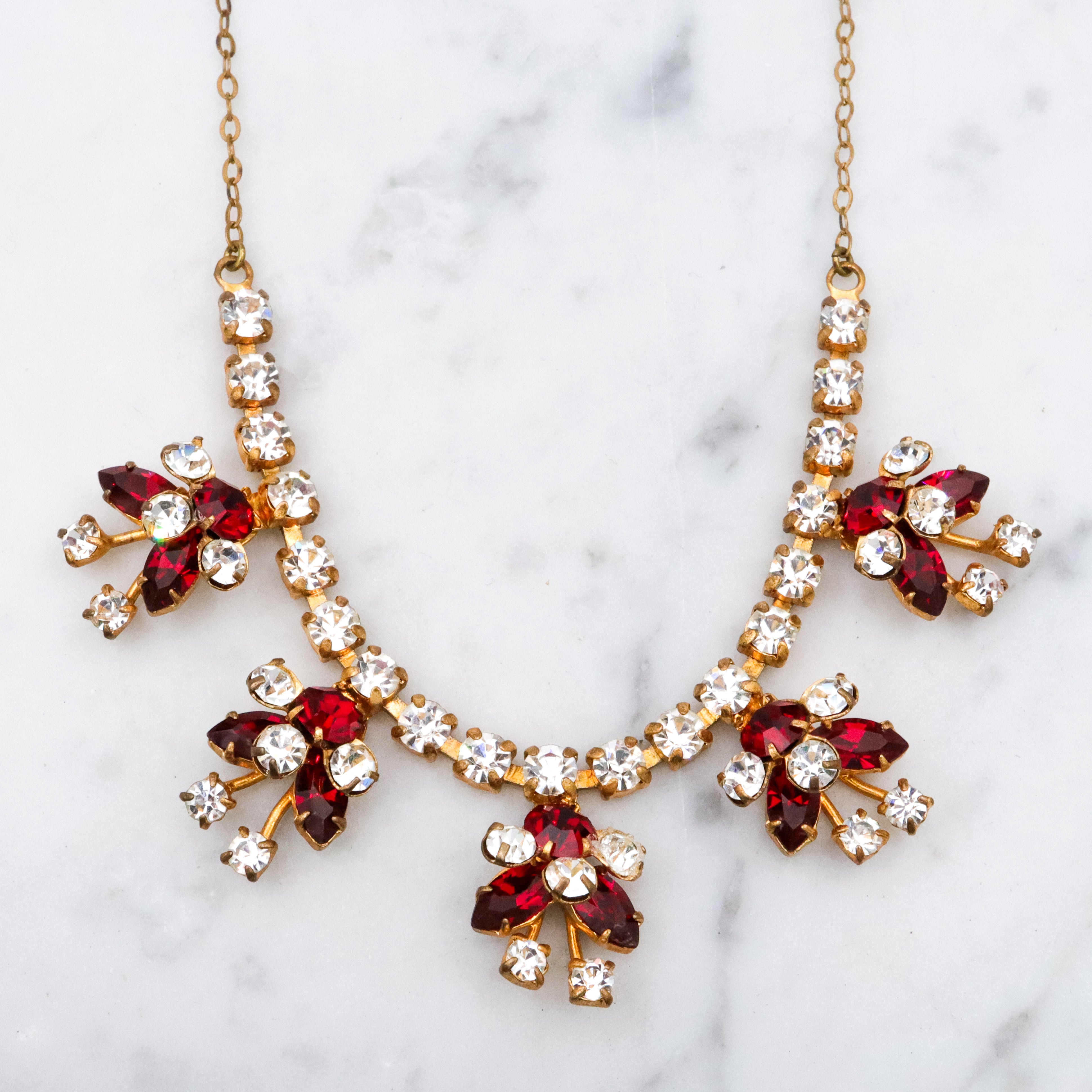 Vintage red & clear rhinestone ribbon cluster necklace 15"