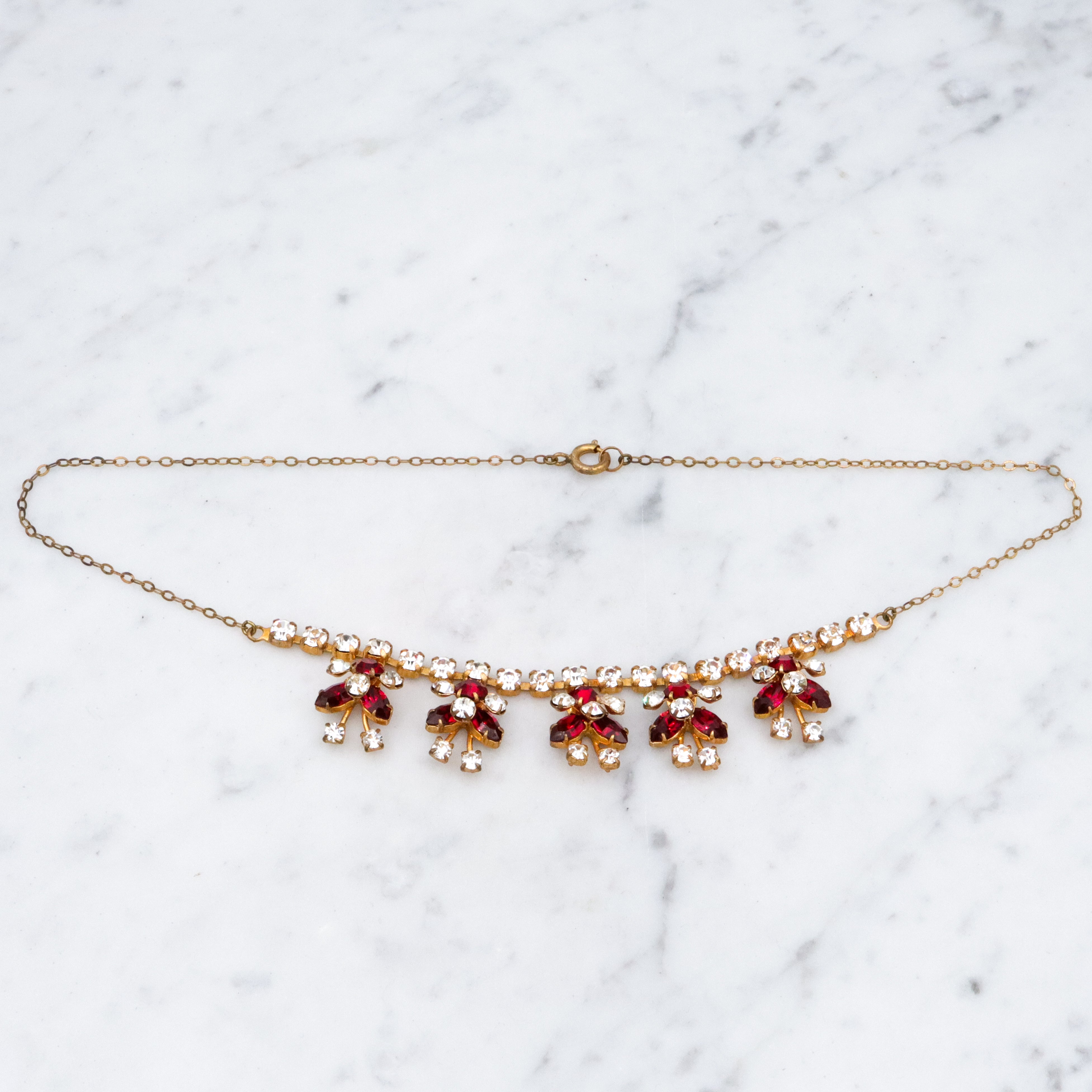 Vintage red & clear rhinestone ribbon cluster necklace 15"