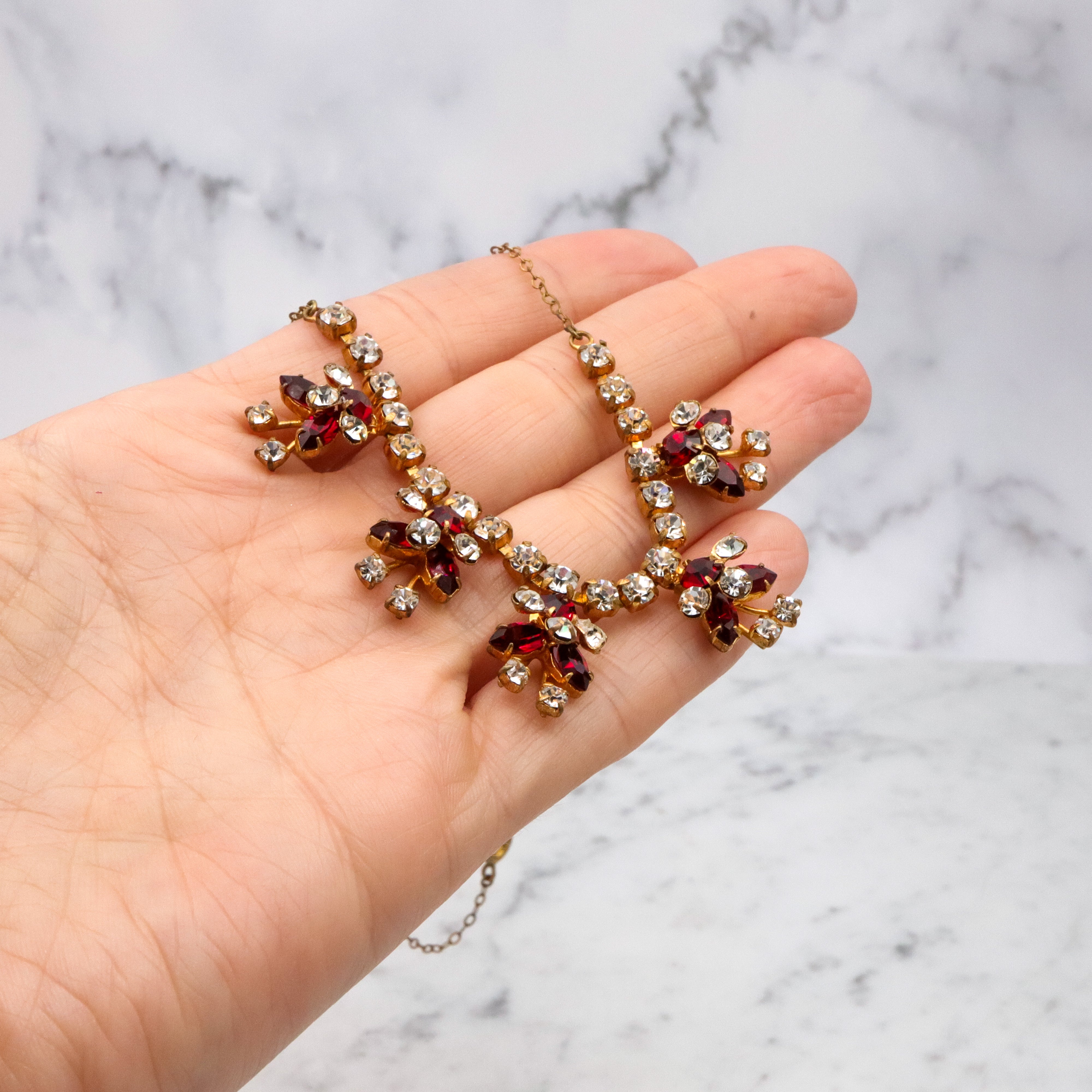 Vintage red & clear rhinestone ribbon cluster necklace 15"