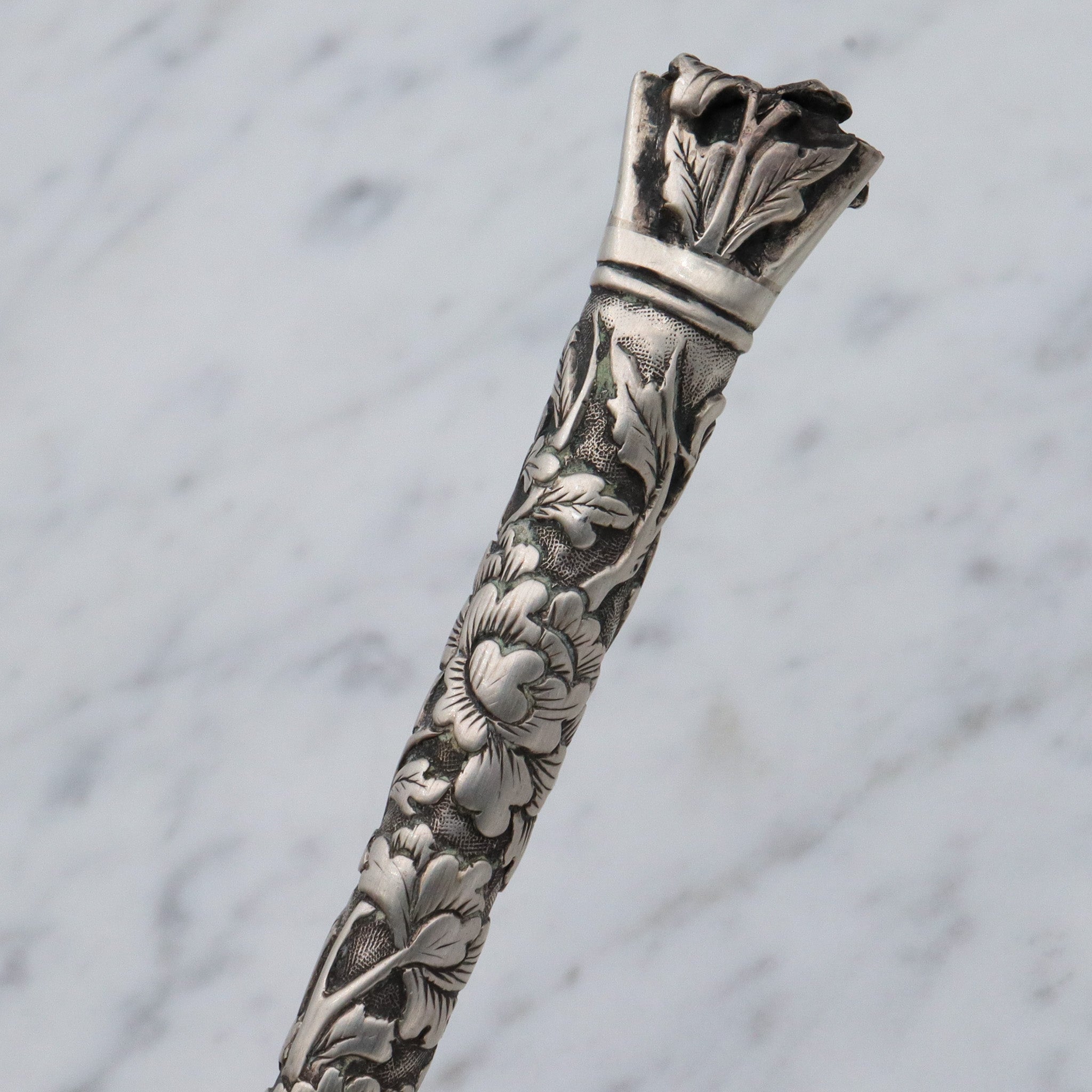 Rare Victorian Chinese export silver Chrysanthemum button hook