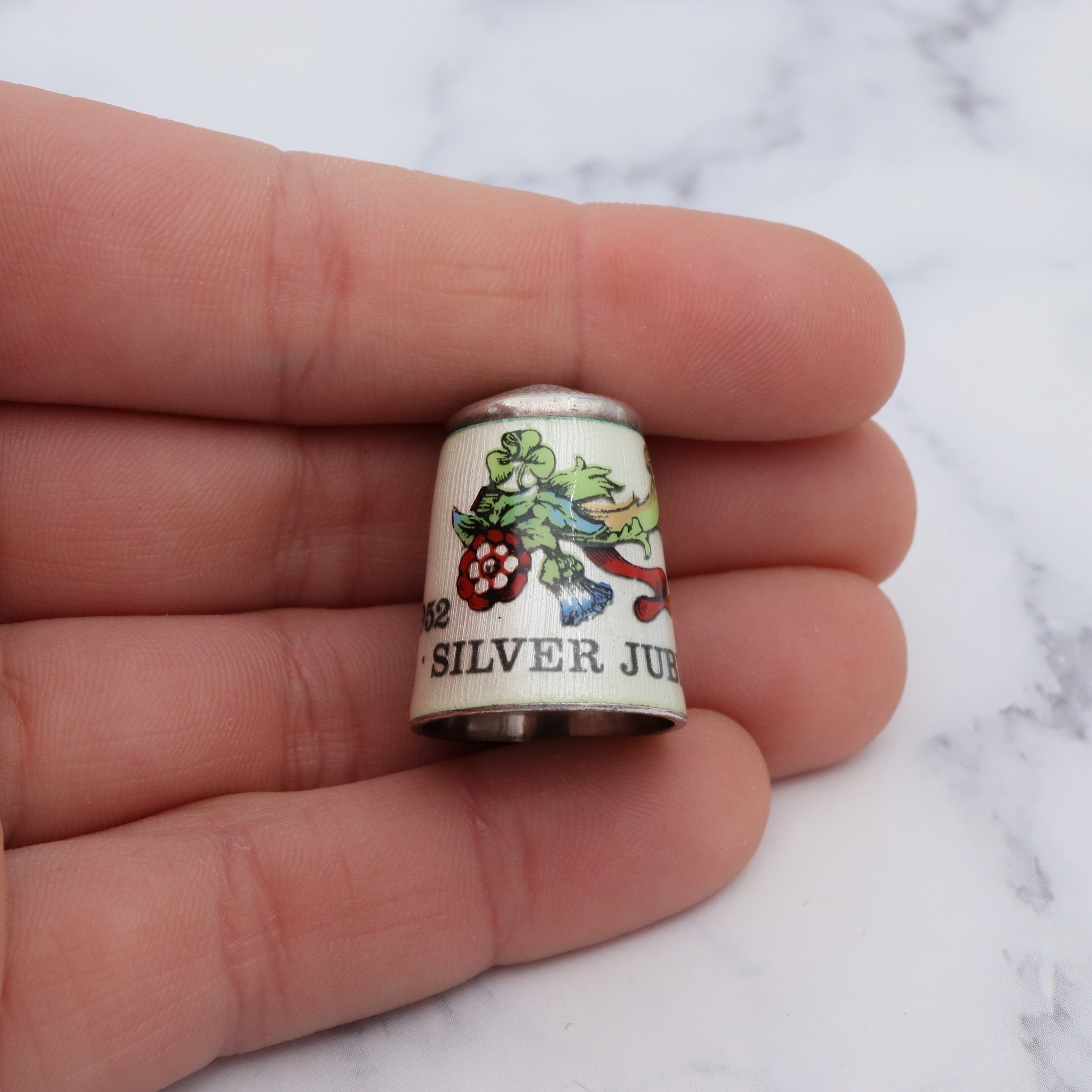 Vintage 1977 silver jubilee sterling & enamel English commemorative thimble