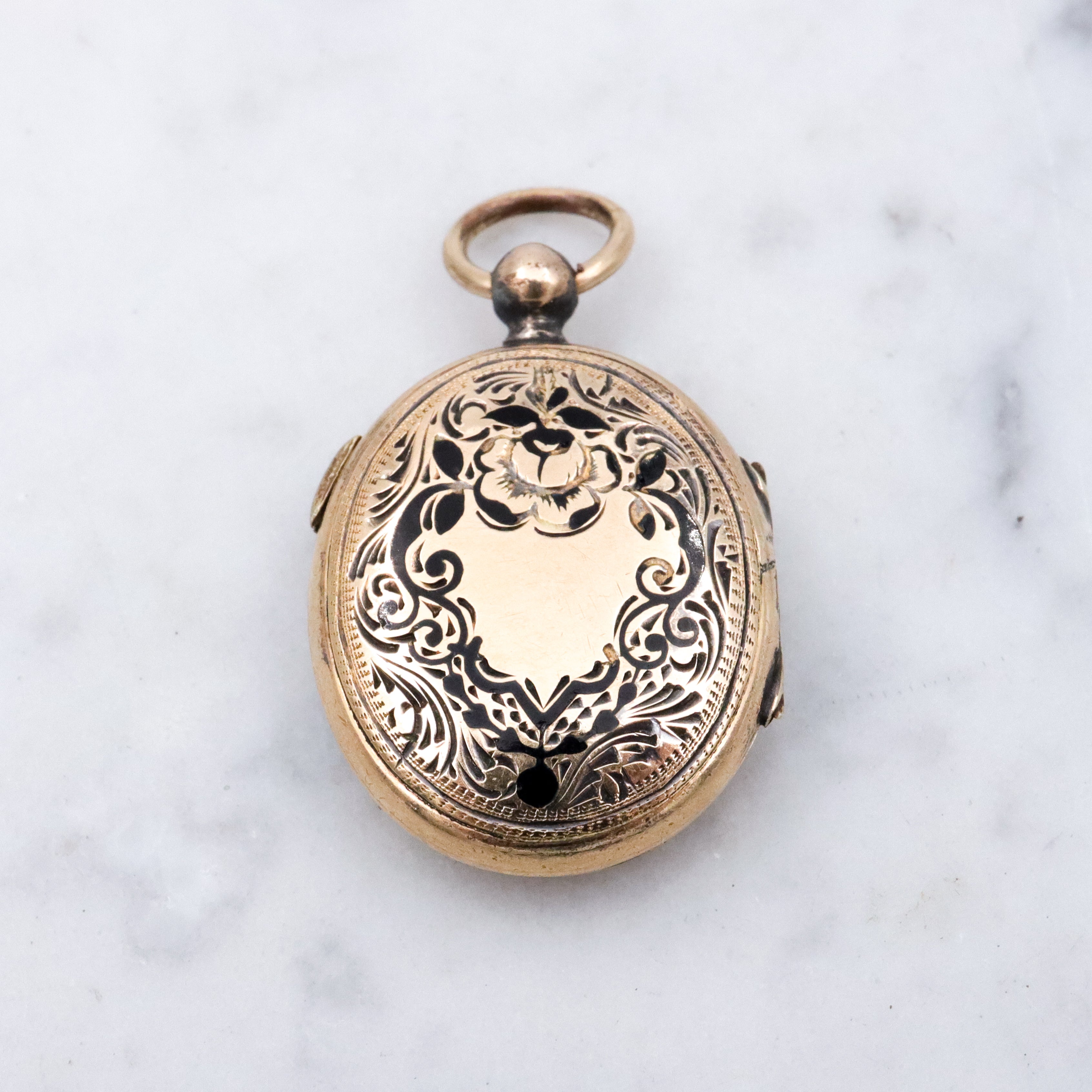 Antique 14k gold taille d'épargne enamel mourning locket
