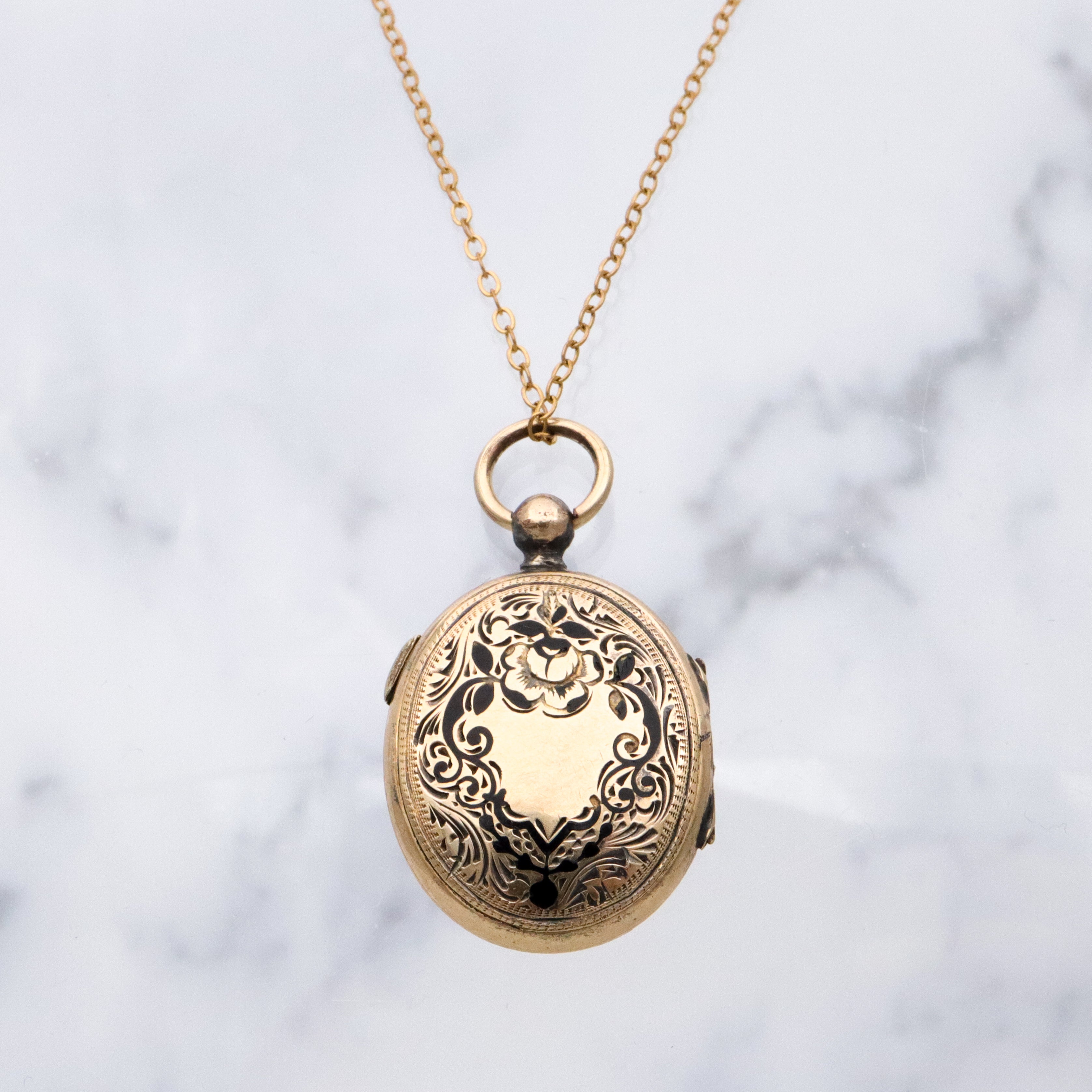 Antique 14k gold taille d'épargne enamel mourning locket