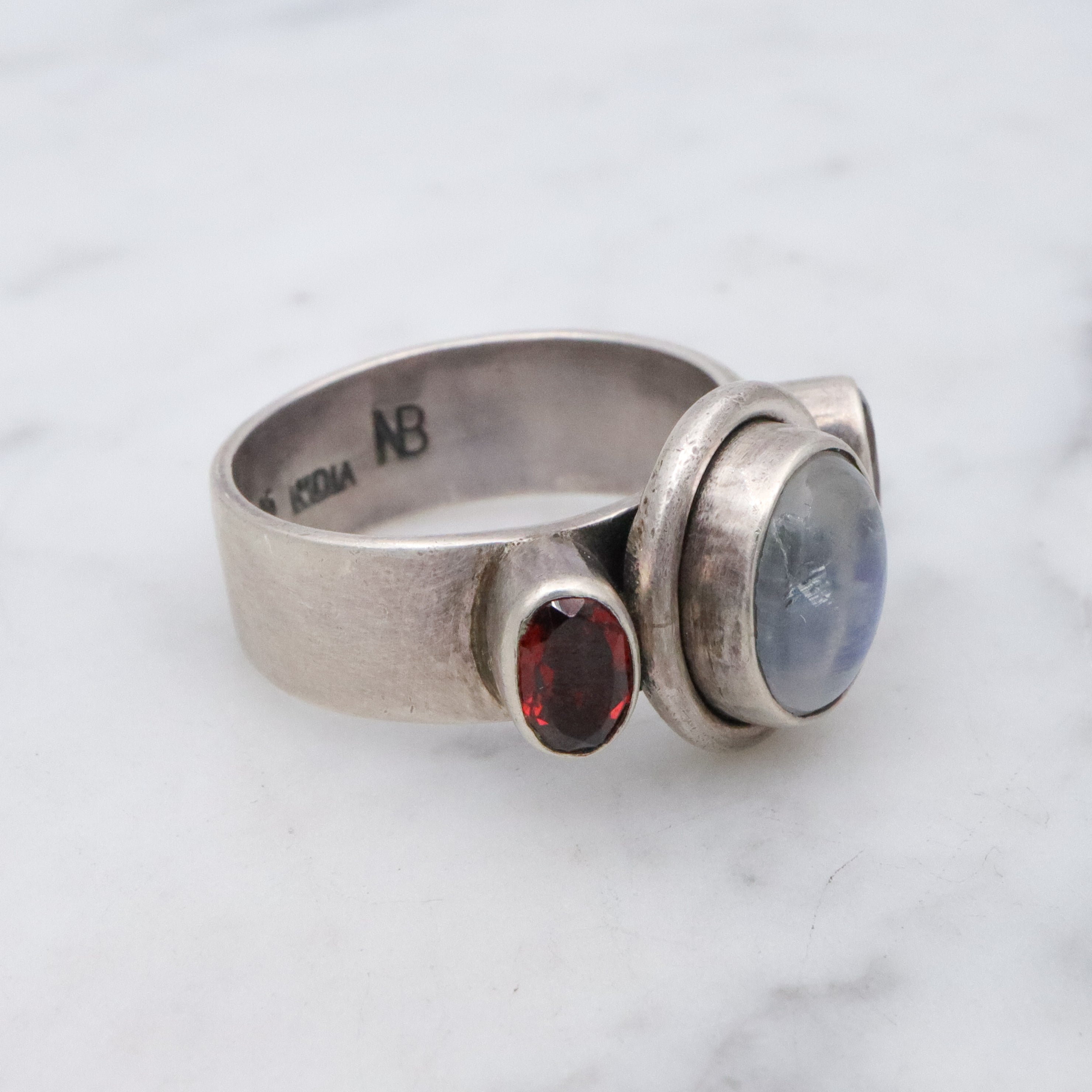 Vintage rainbow moonstone & garnet sterling ring, sz 7.5