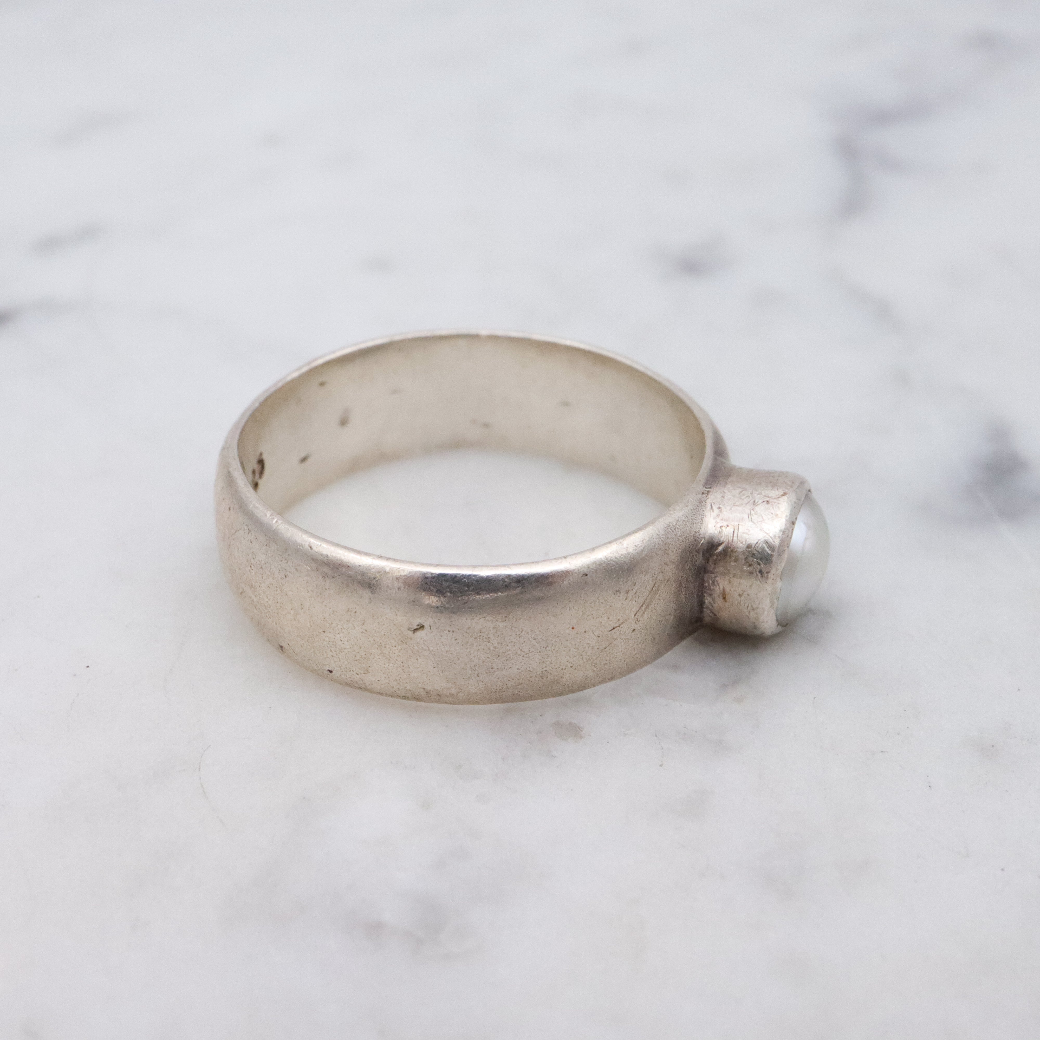 Vintage genuine mabe pearl thick band sterling ring, size 9