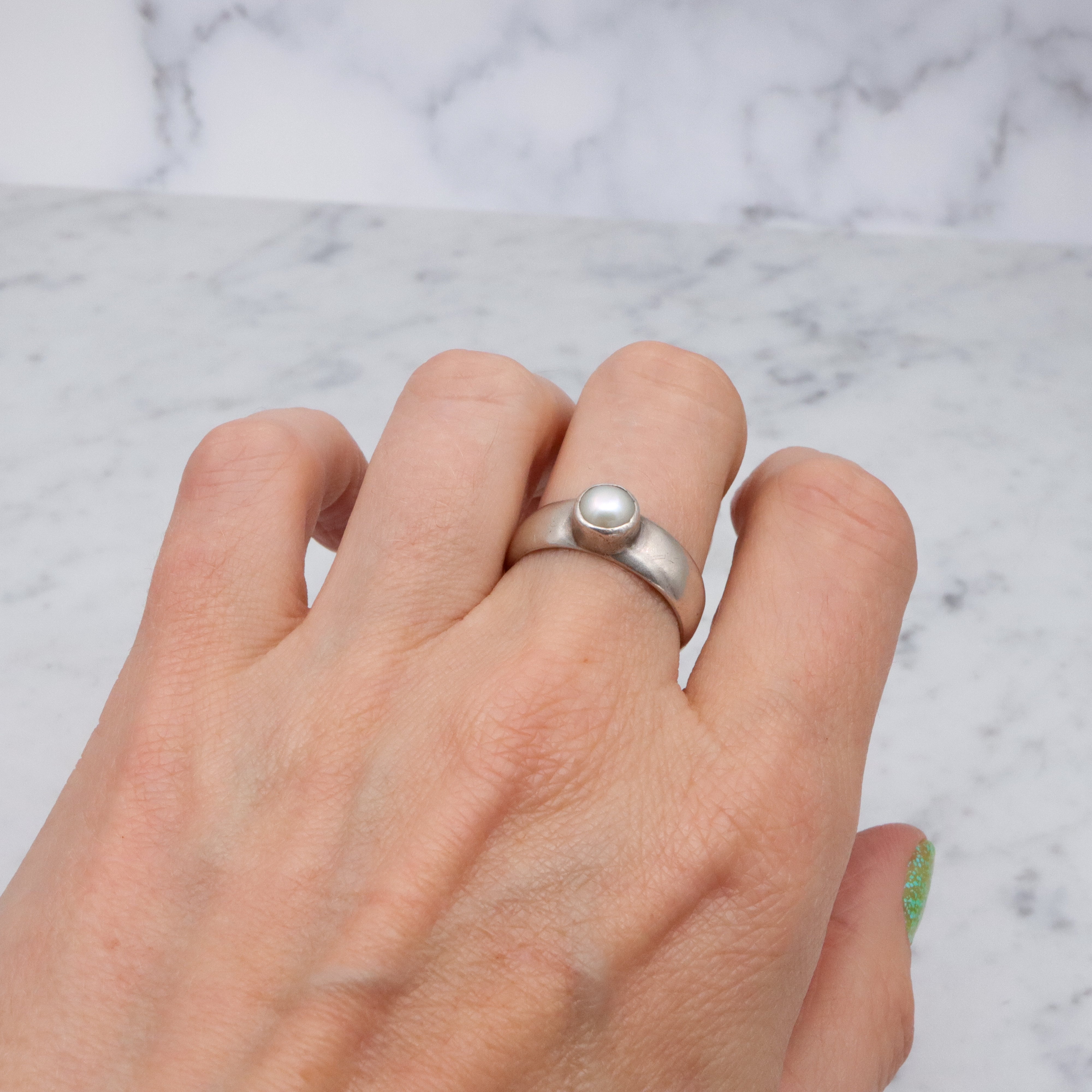 Vintage genuine mabe pearl thick band sterling ring, size 9