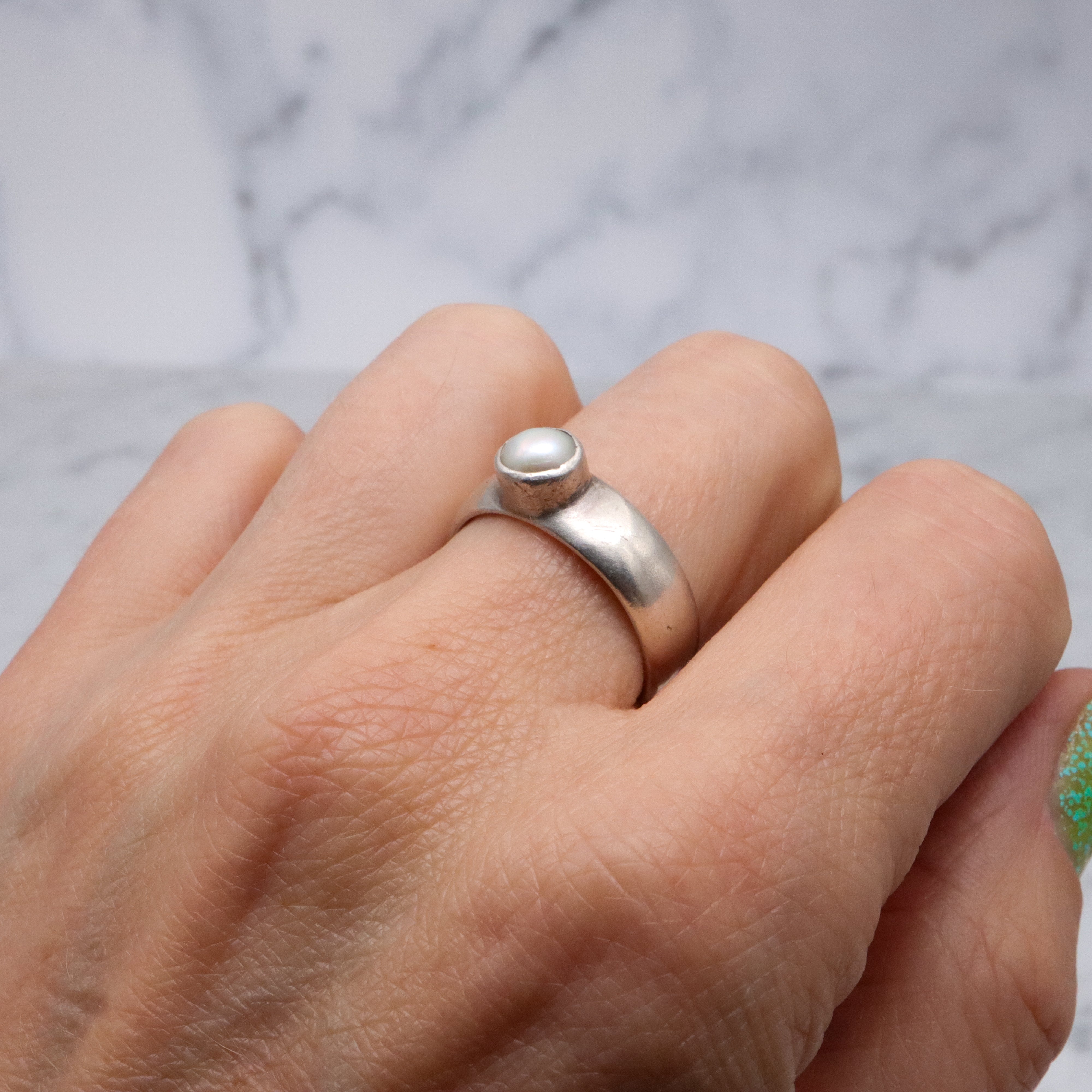 Vintage genuine mabe pearl thick band sterling ring, size 9