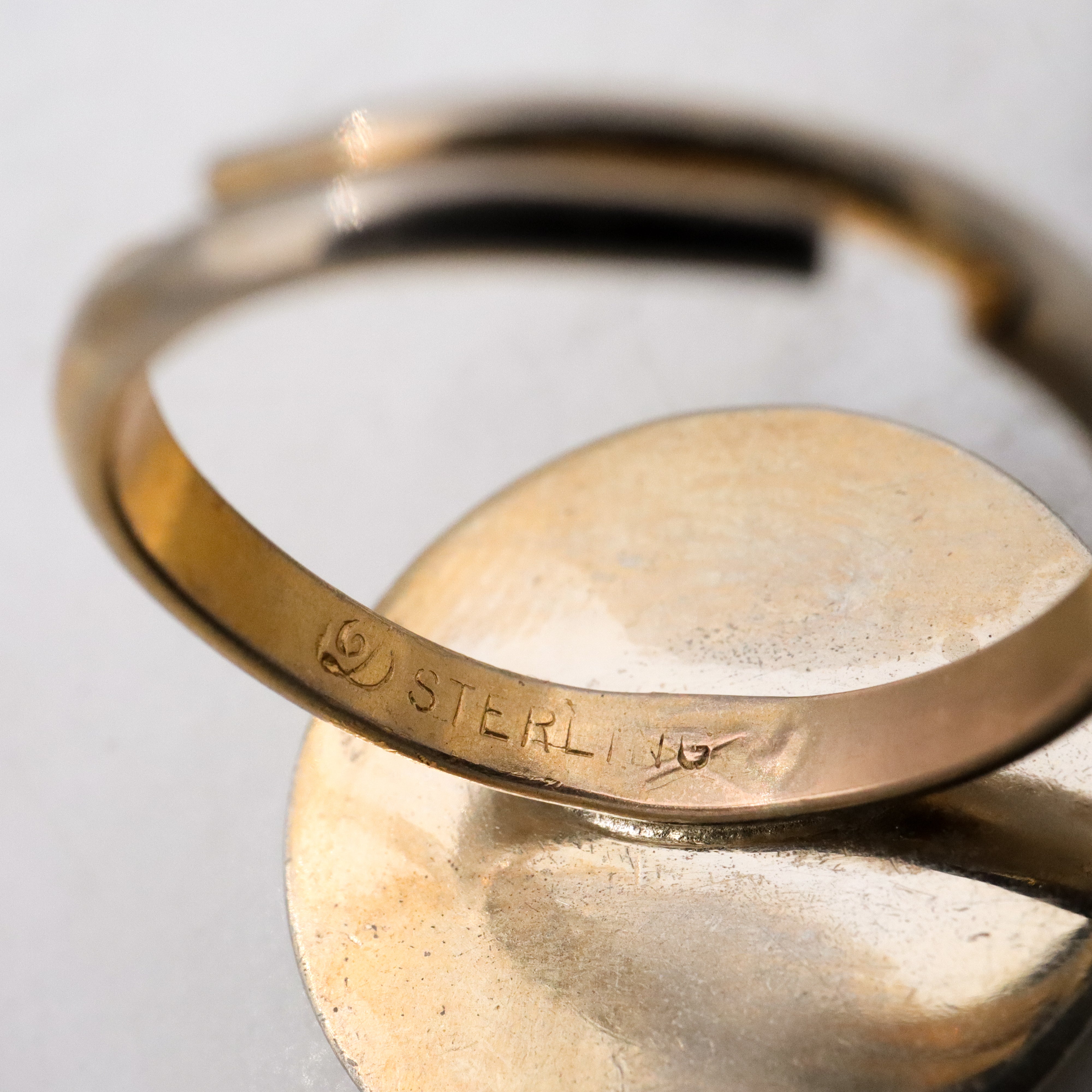 Retro gold plated sterling Pisces zodiac medallion ring, sz 6.5 adj