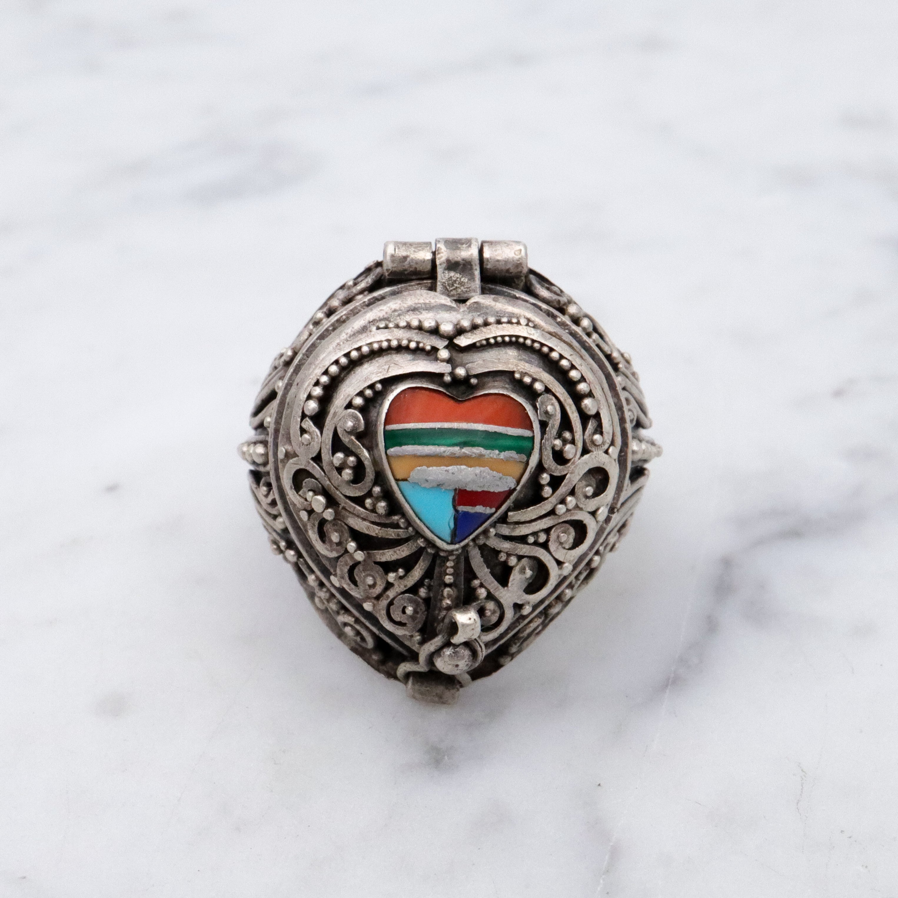 Retro vintage sterling filigree stone inlay heart poison ring, size 7.5