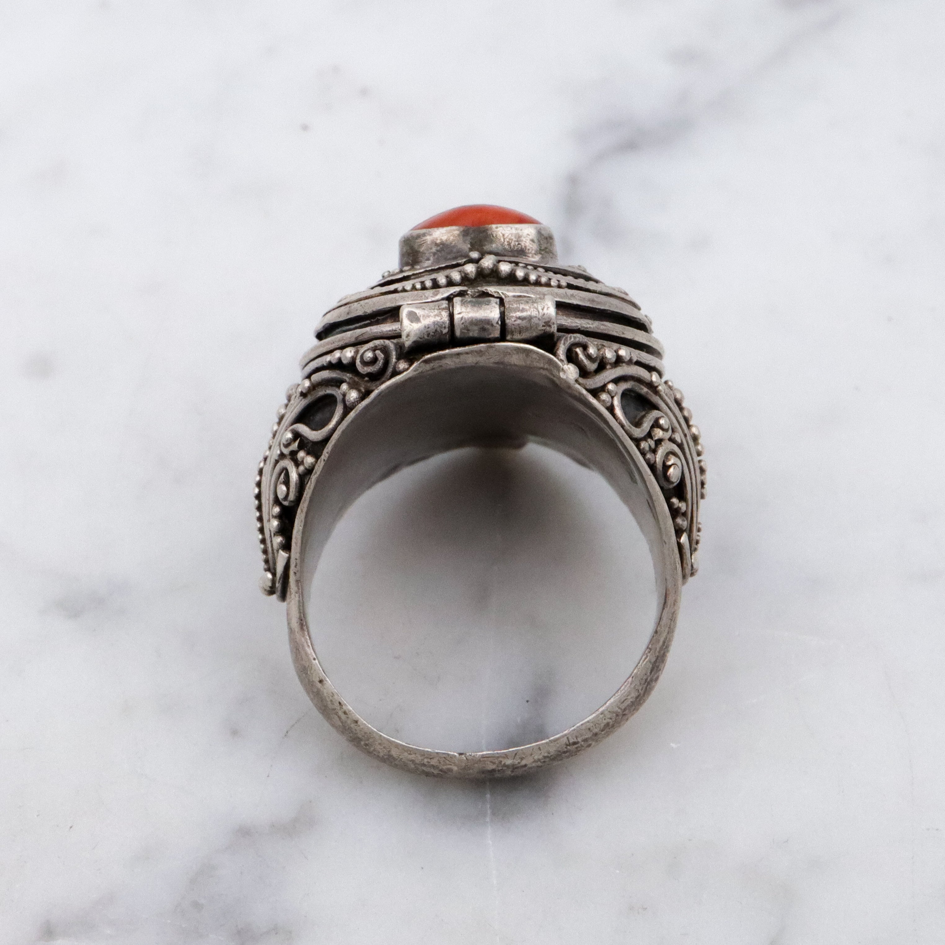 Retro vintage sterling filigree stone inlay heart poison ring, size 7.5
