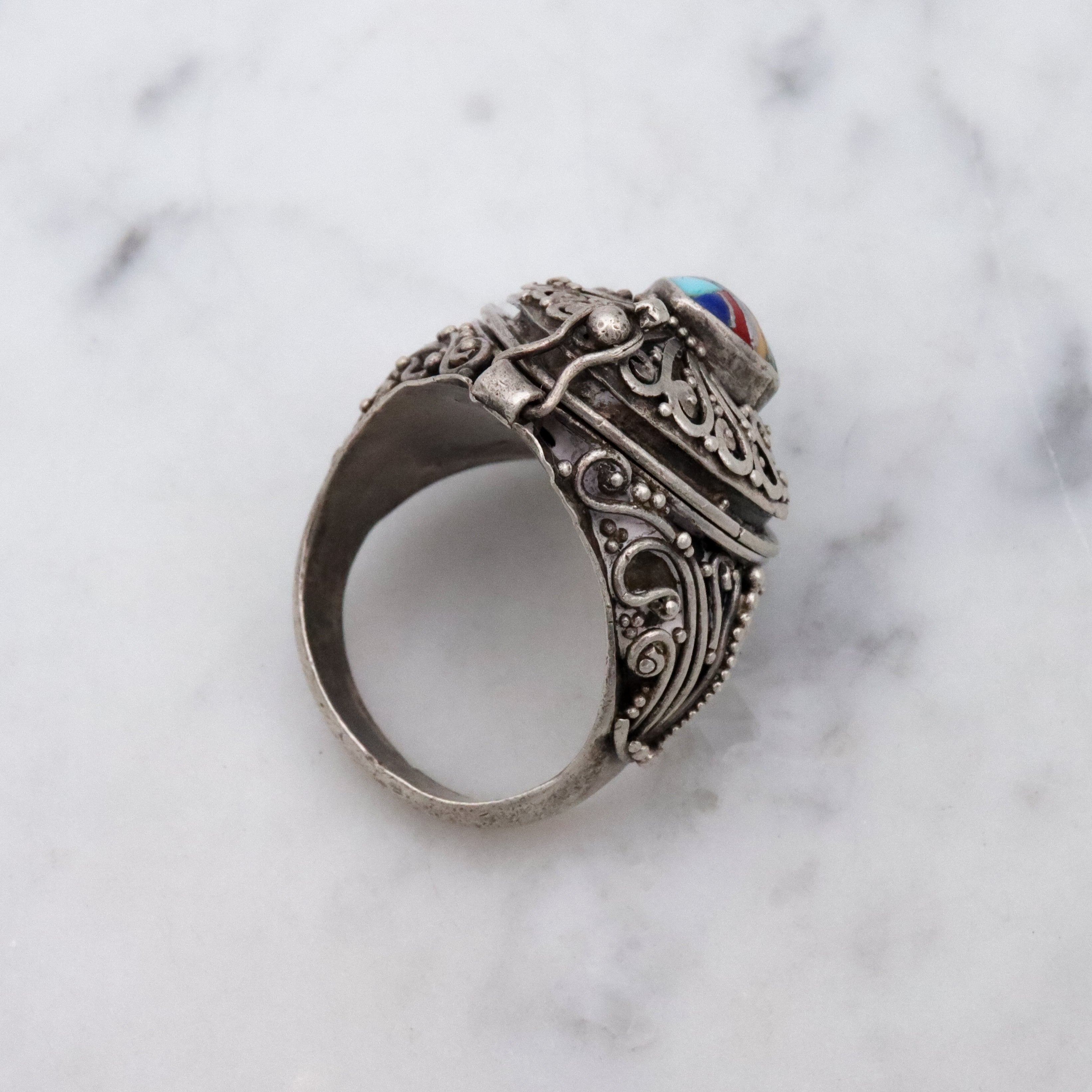 Retro vintage sterling filigree stone inlay heart poison ring, size 7.5