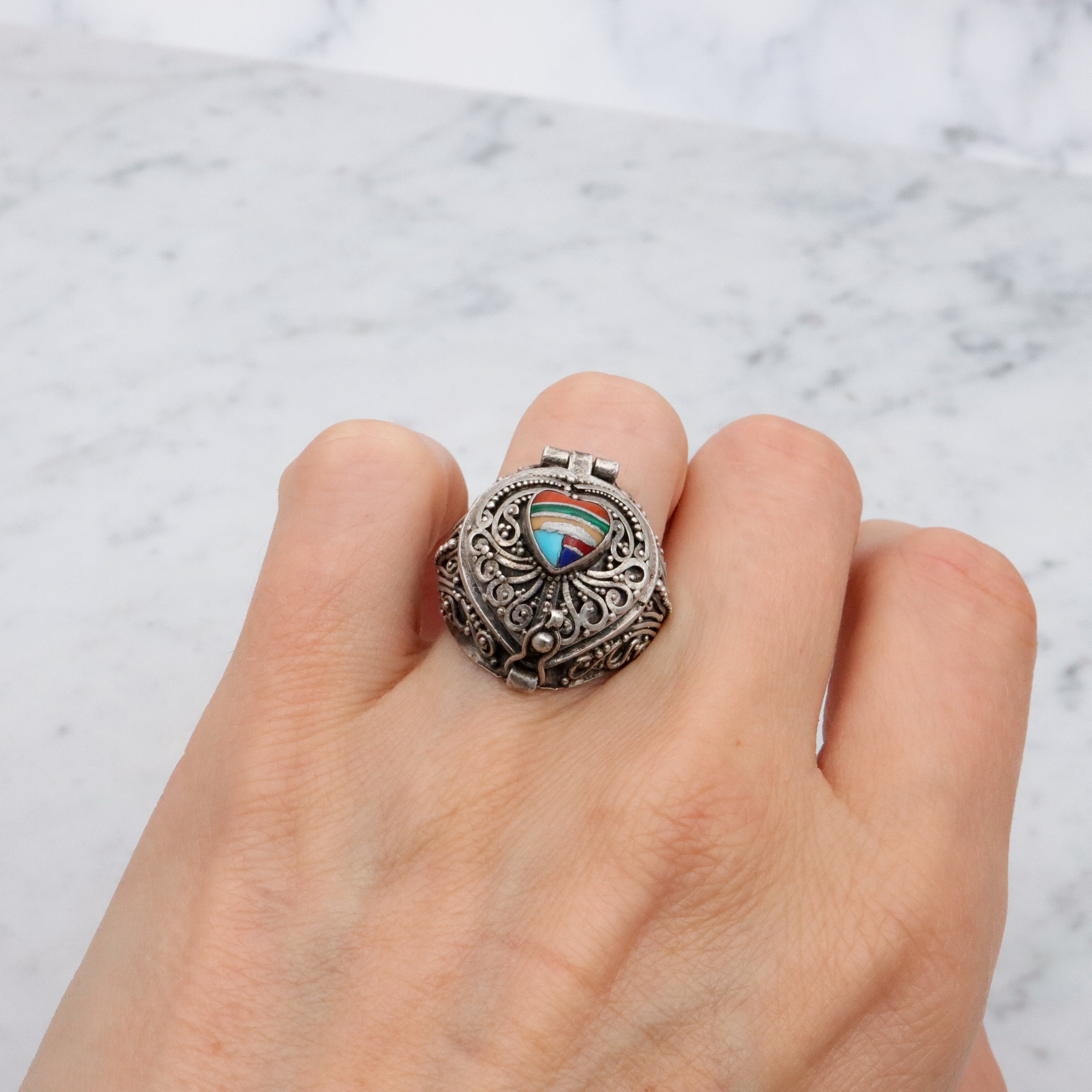 Retro vintage sterling filigree stone inlay heart poison ring, size 7.5
