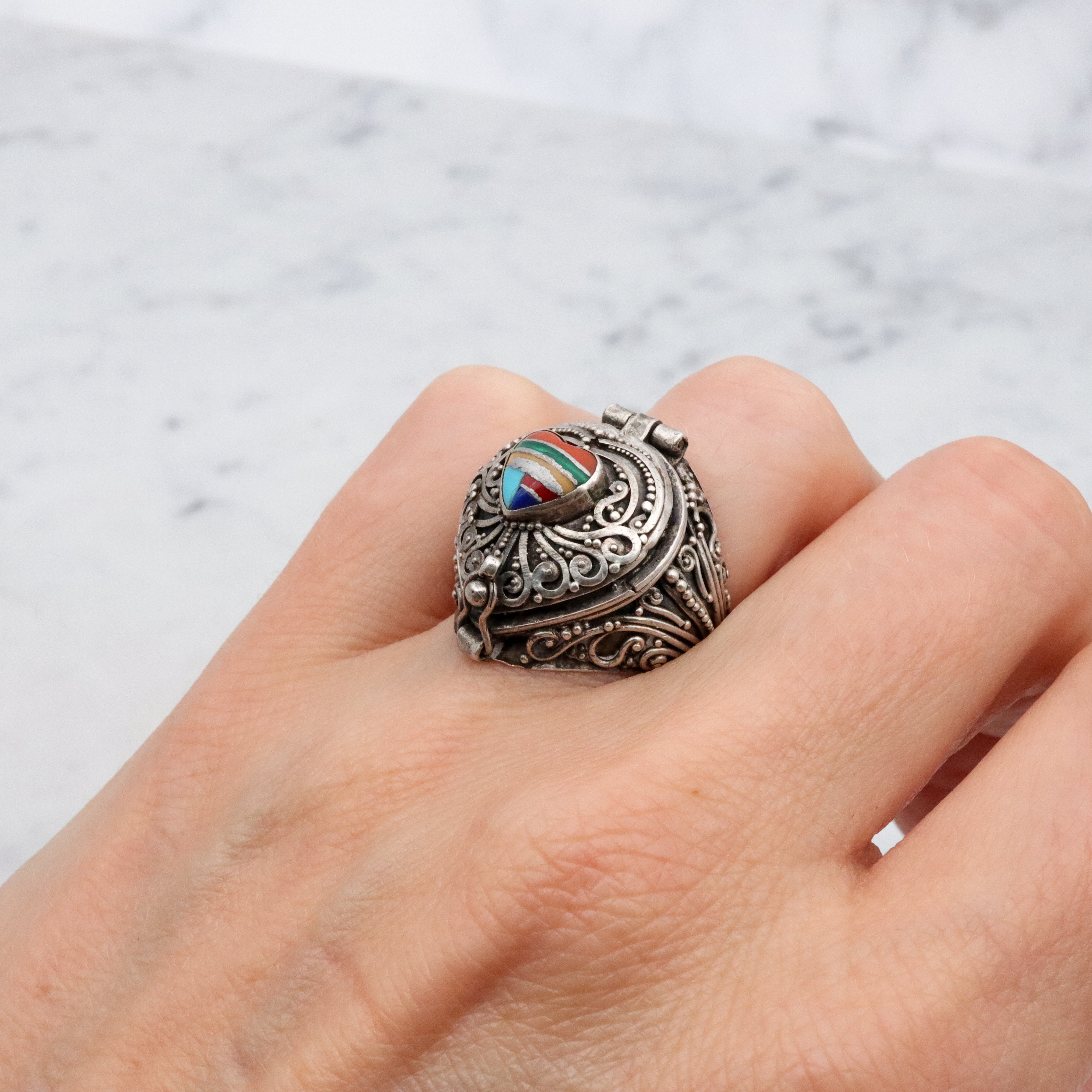 Retro vintage sterling filigree stone inlay heart poison ring, size 7.5