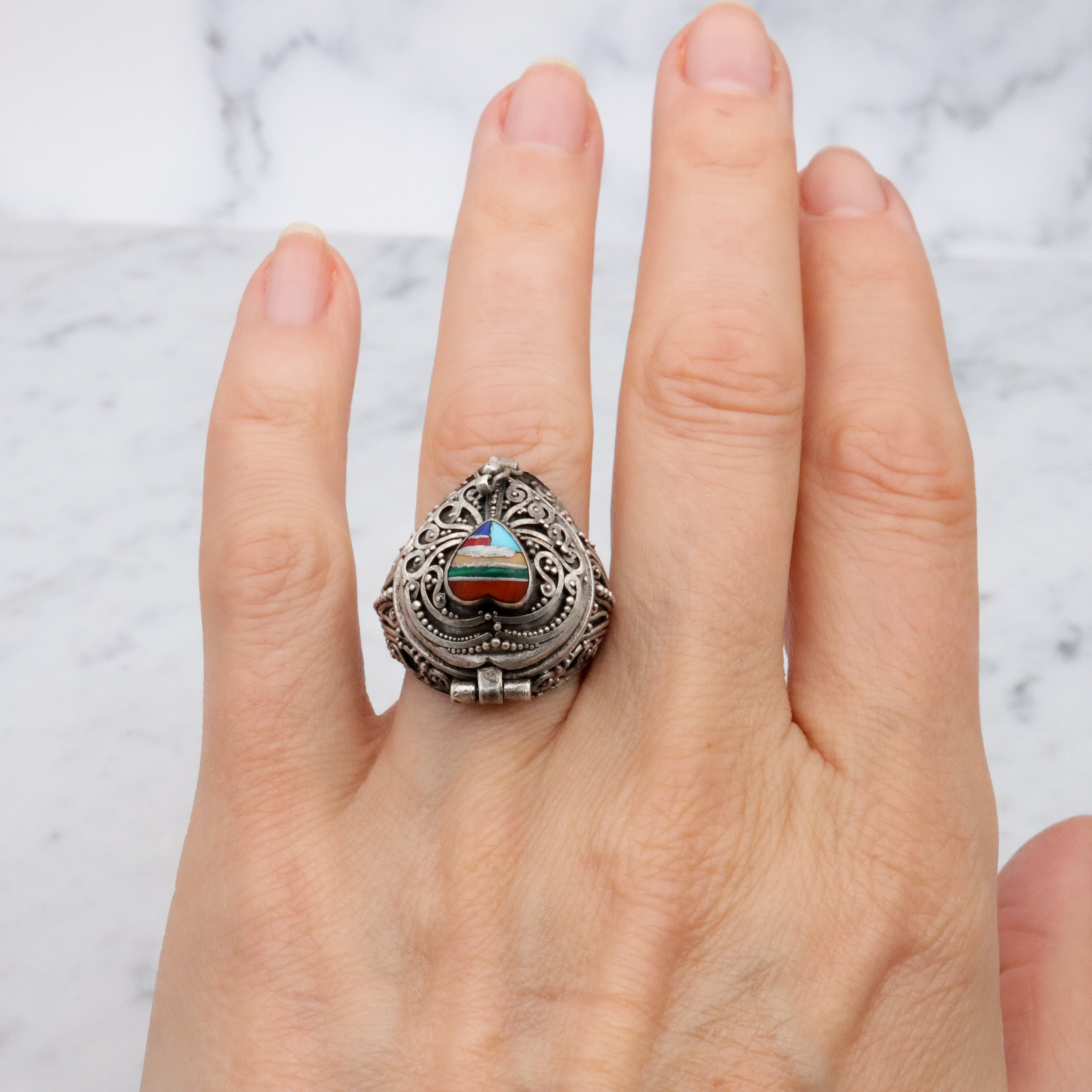 Retro vintage sterling filigree stone inlay heart poison ring, size 7.5
