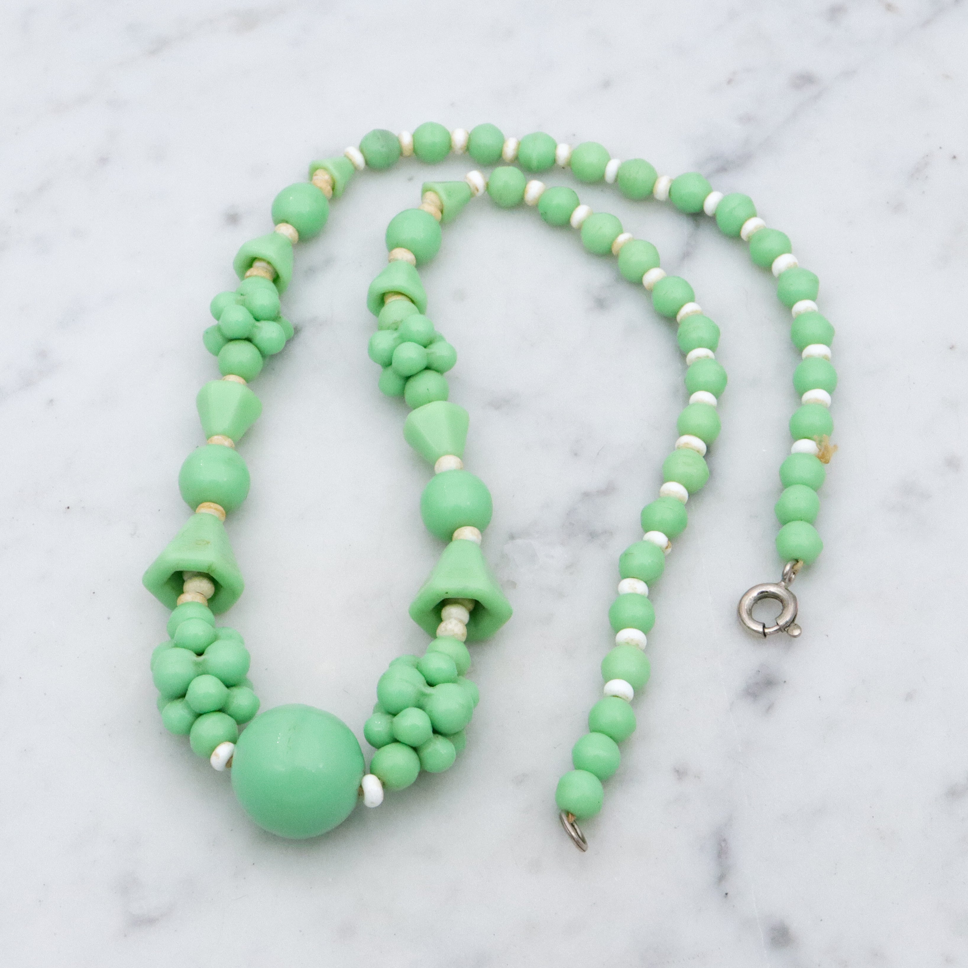 Antique Art Deco mint green jade glass beaded necklace