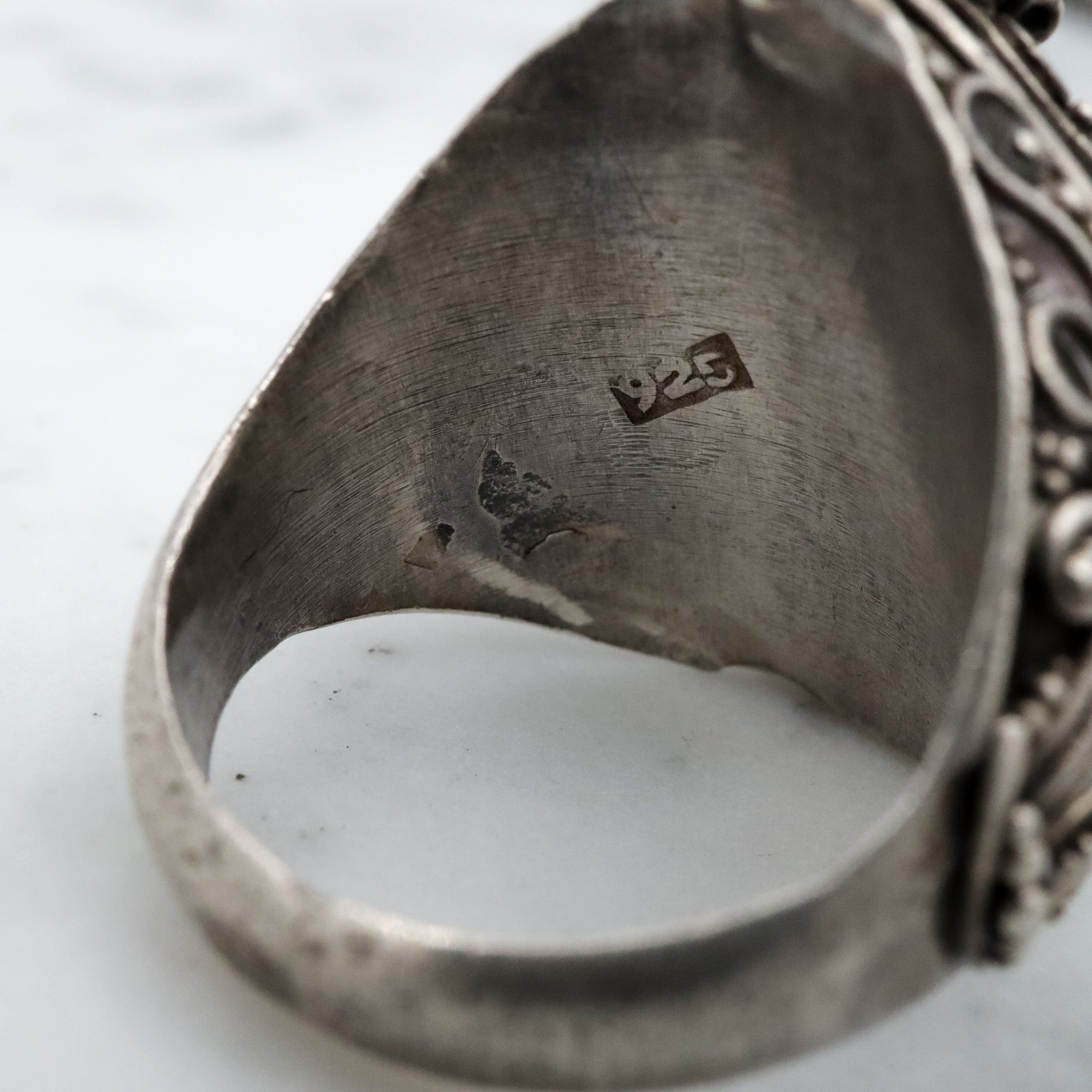 Retro vintage sterling filigree stone inlay heart poison ring, size 7.5