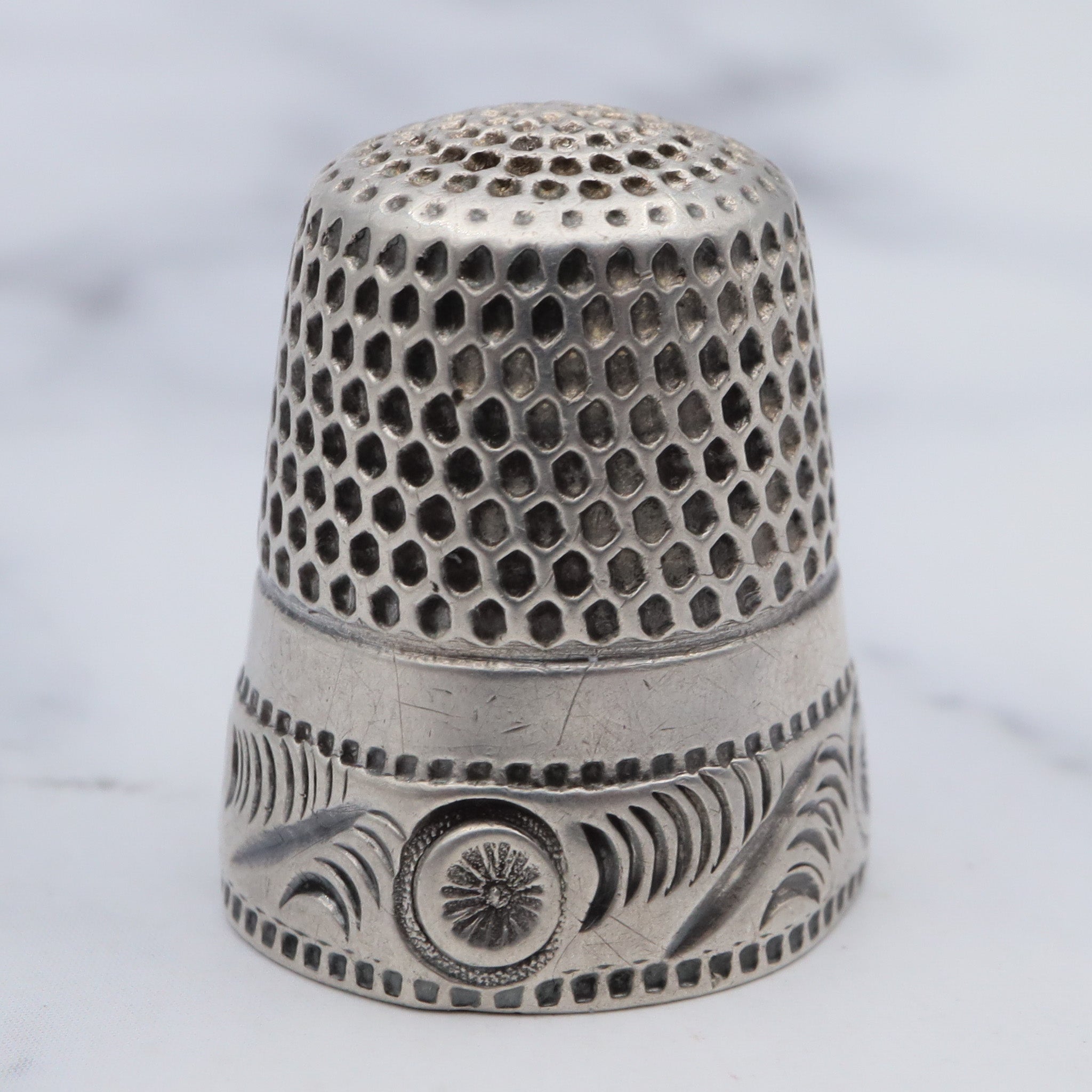 Antique Victorian Stern Brothers Co. sterling thimble, sz 7