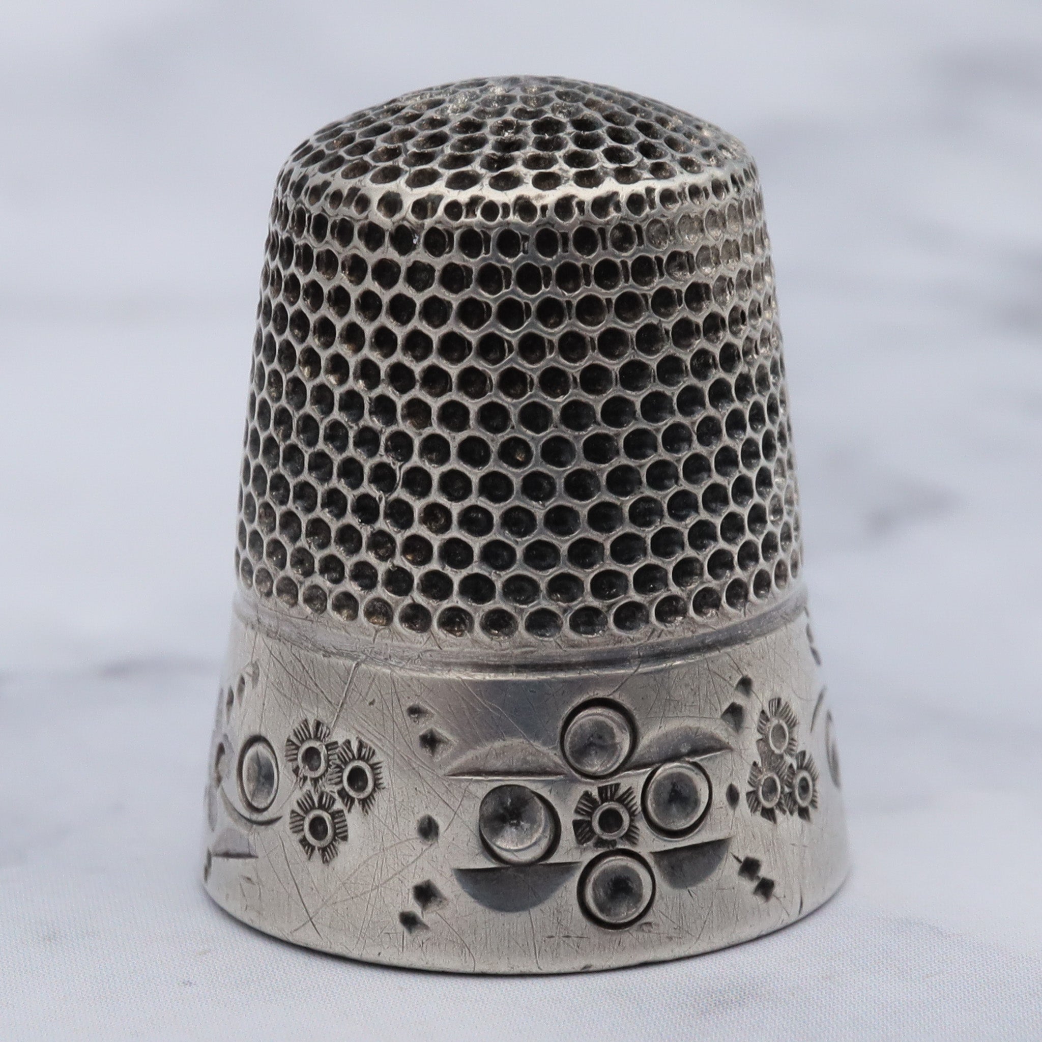 Antique Victorian hand stamped sterling thimble, sz 7