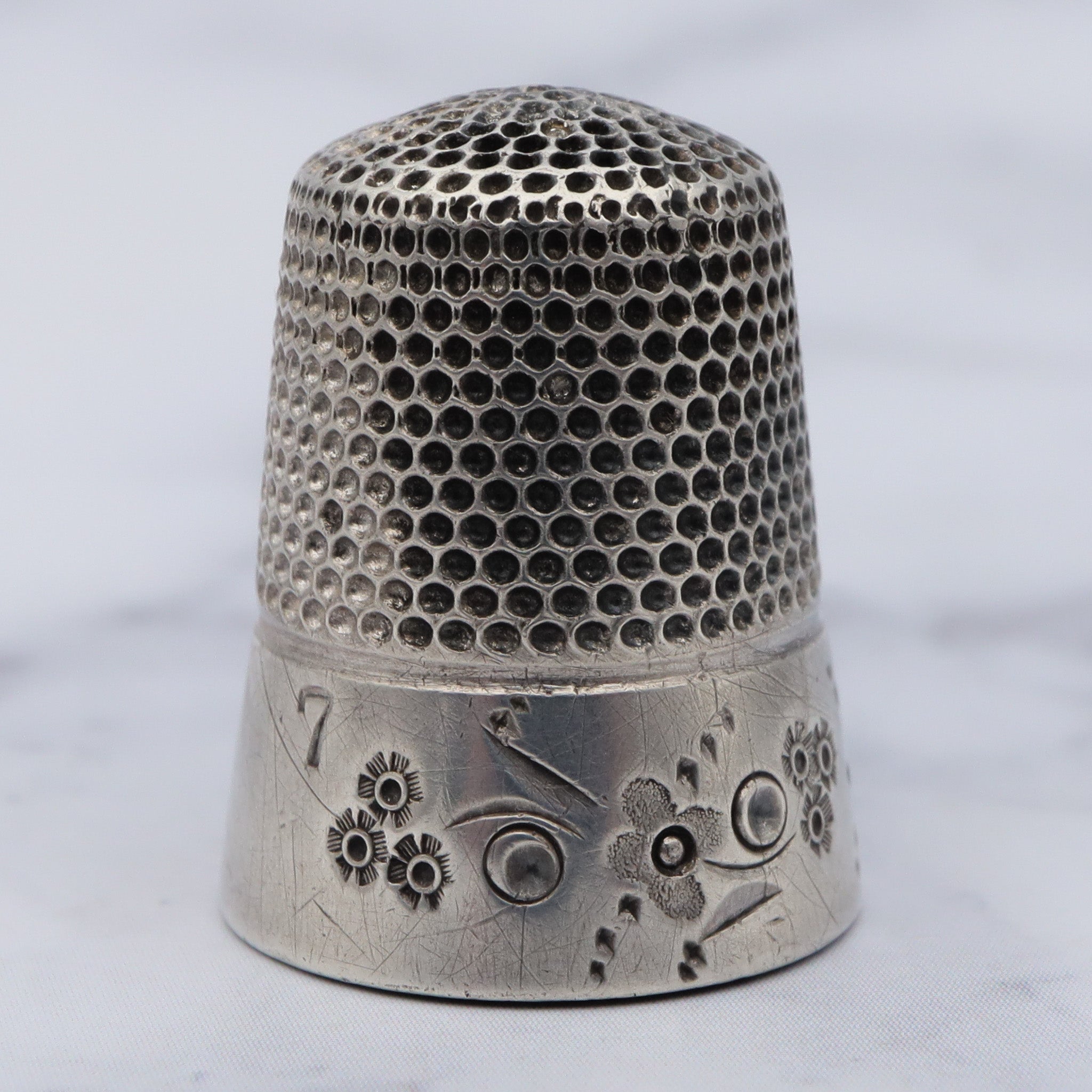 Antique Victorian hand stamped sterling thimble, sz 7