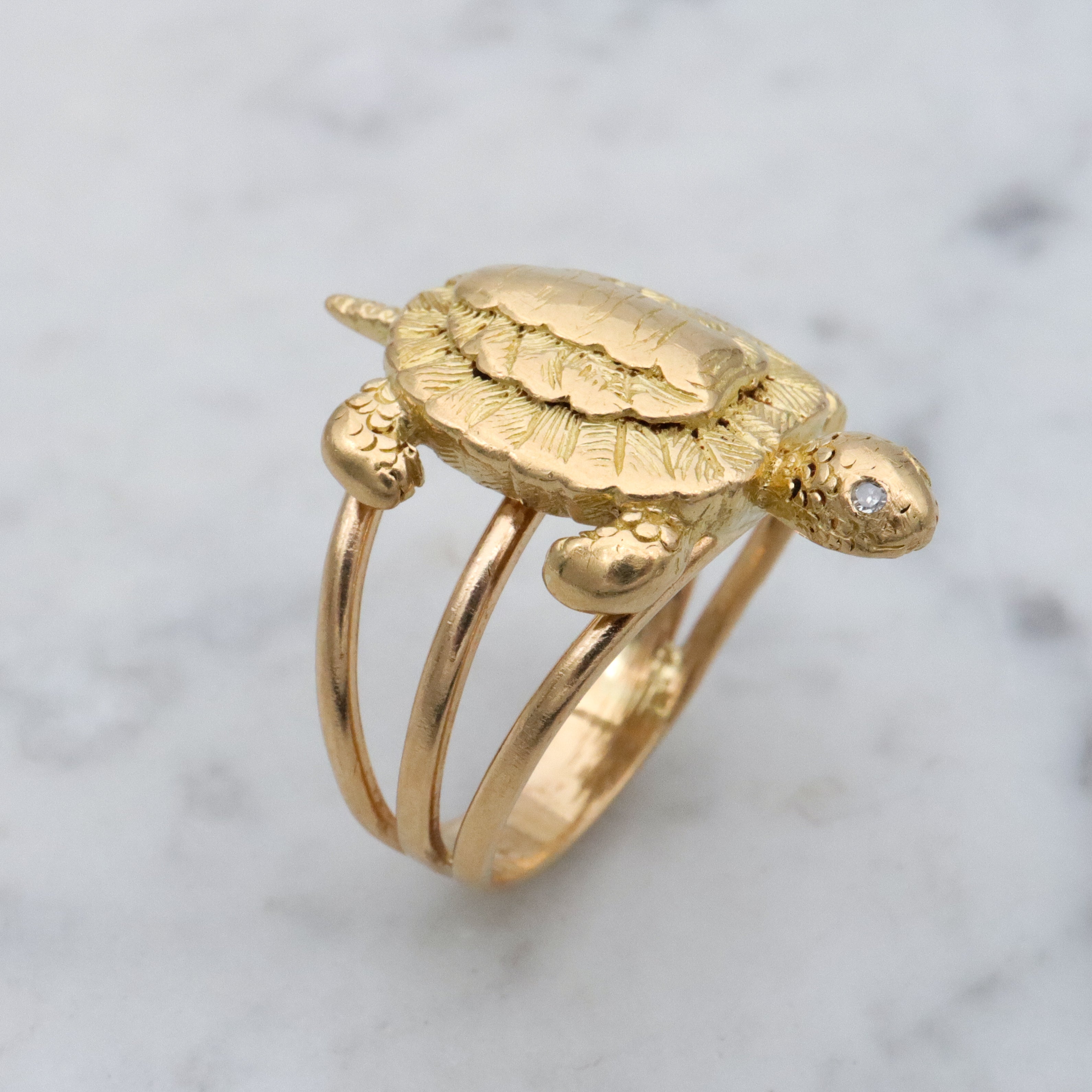 Vintage 18k gold & diamond figural sea turtle ring, size 6